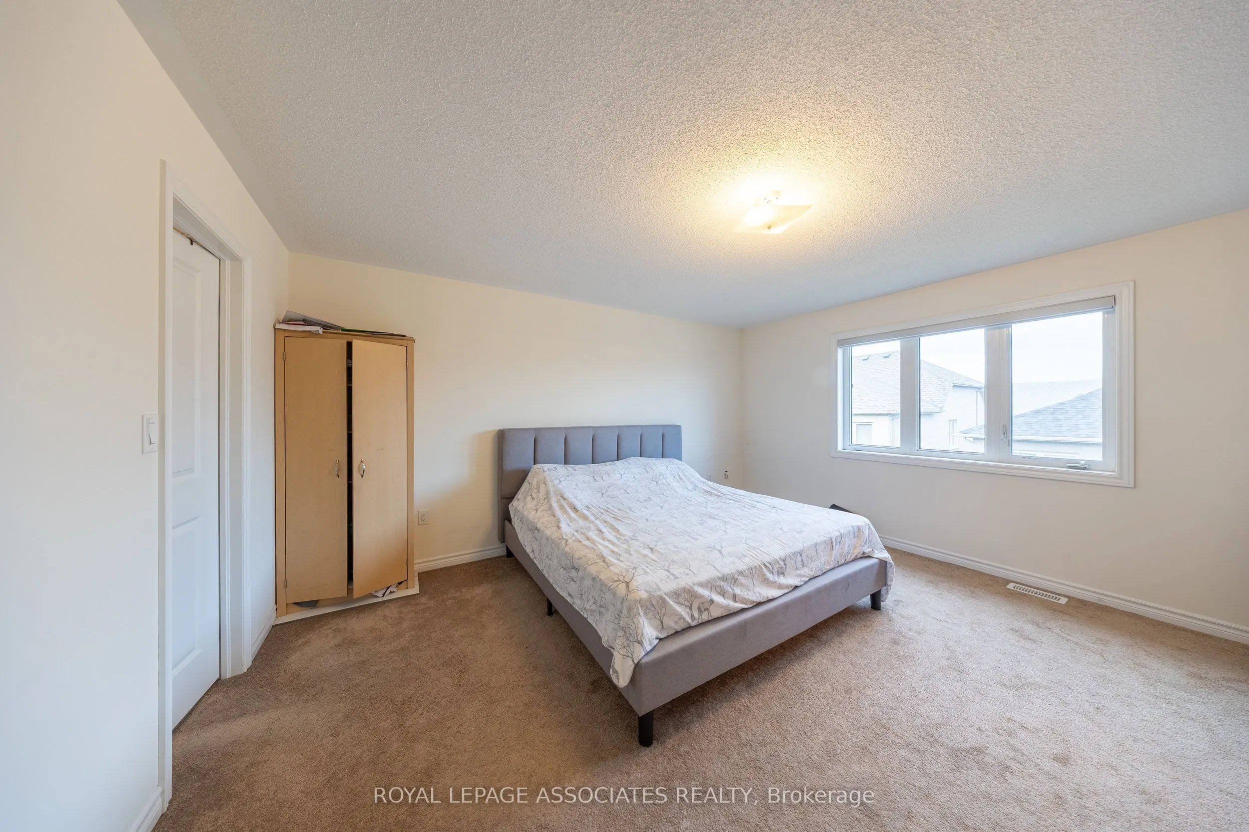 2529 Athena Path
