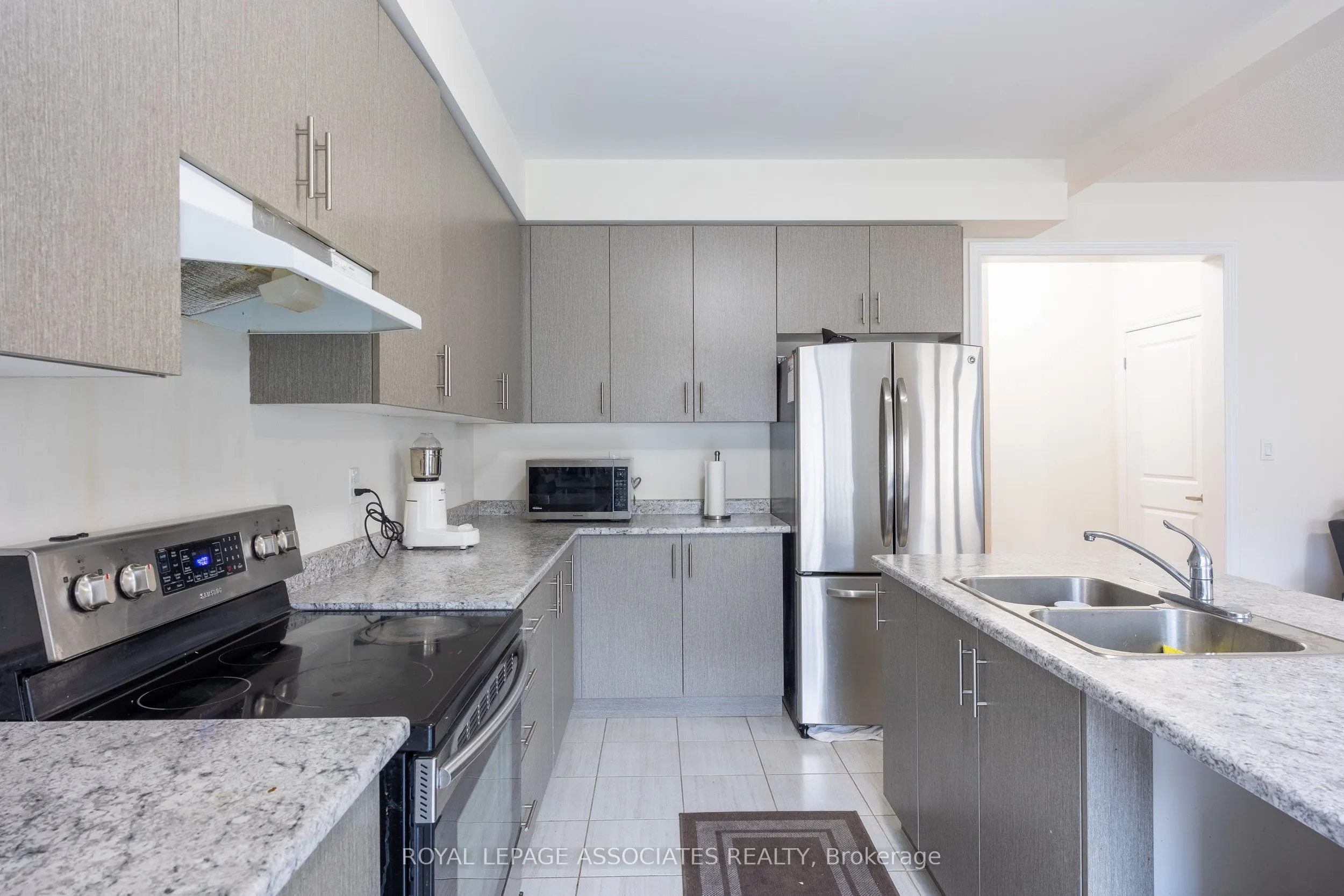 2529 Athena Path