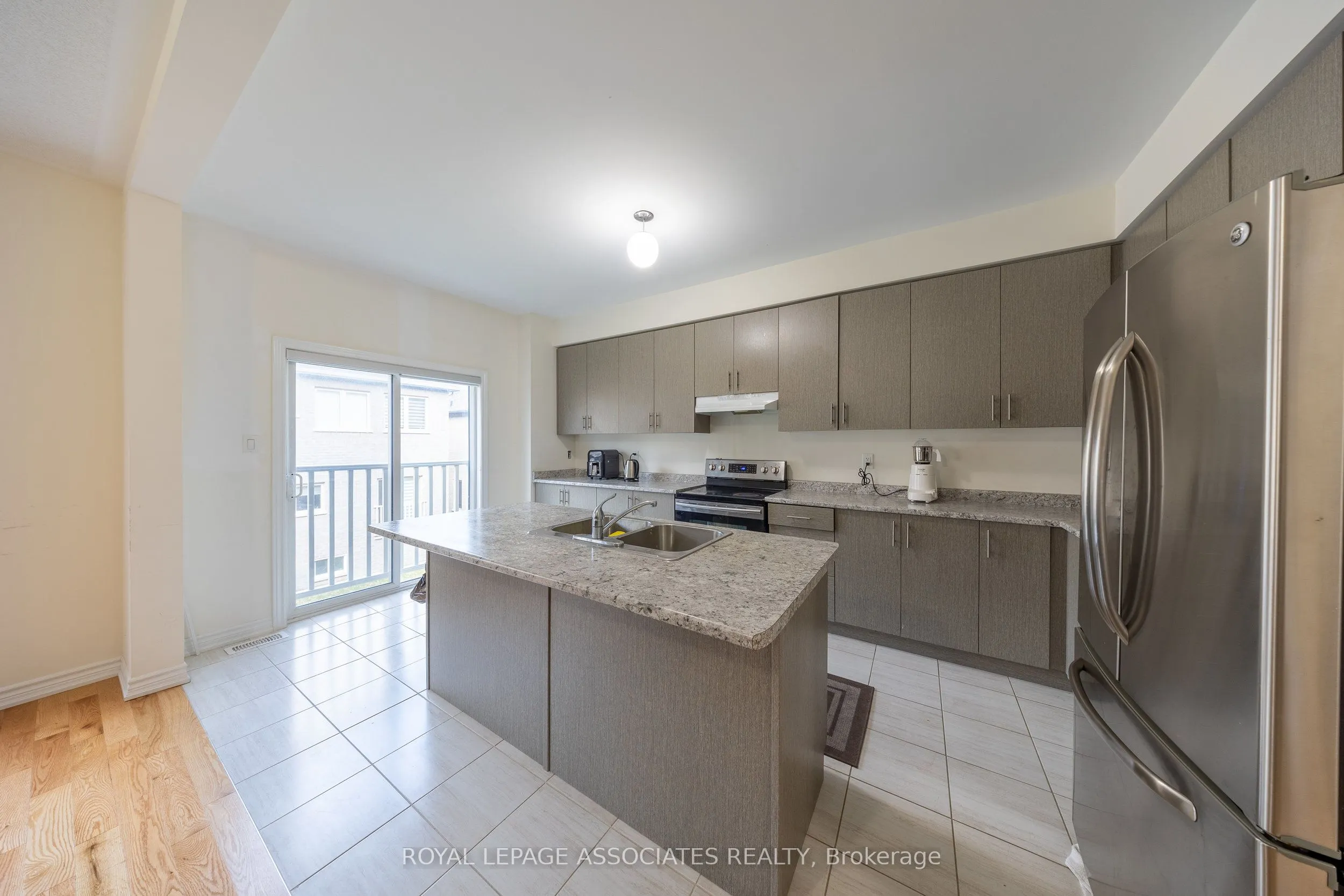 2529 Athena Path