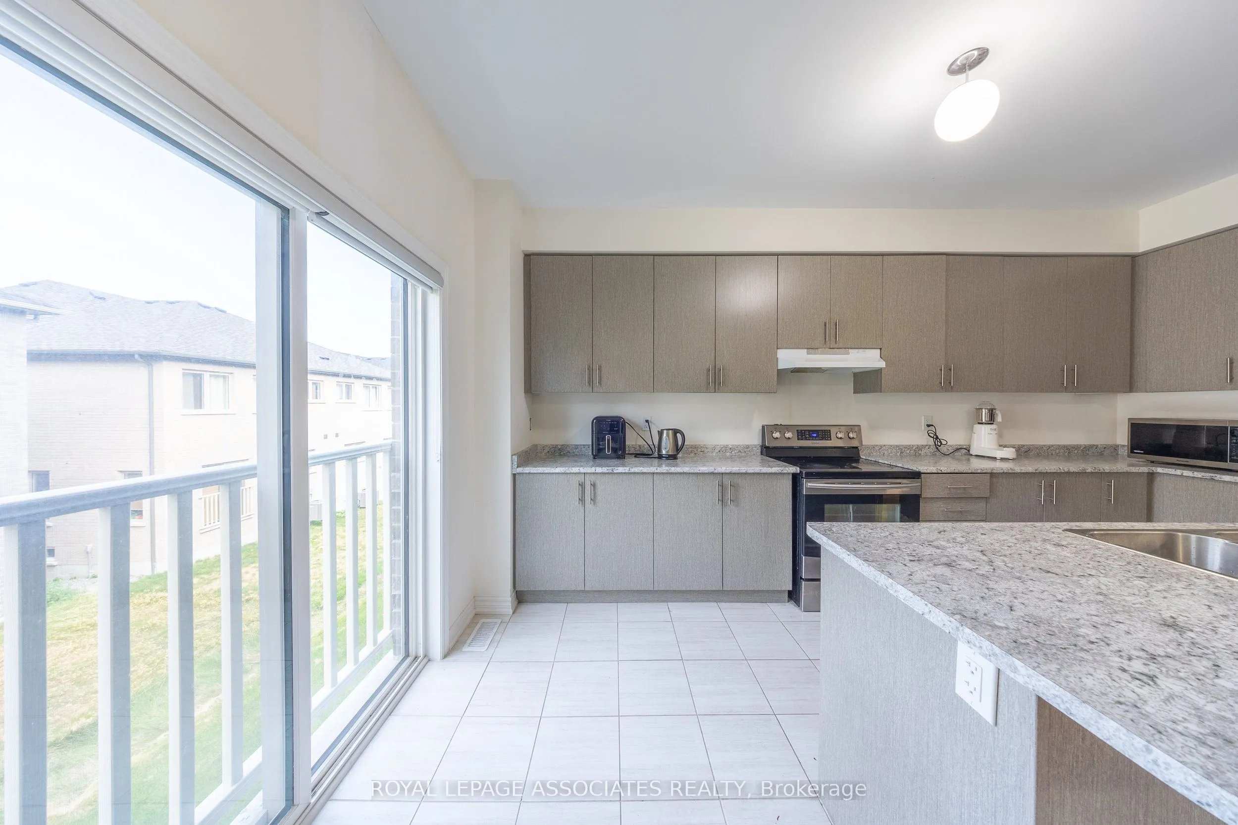 2529 Athena Path