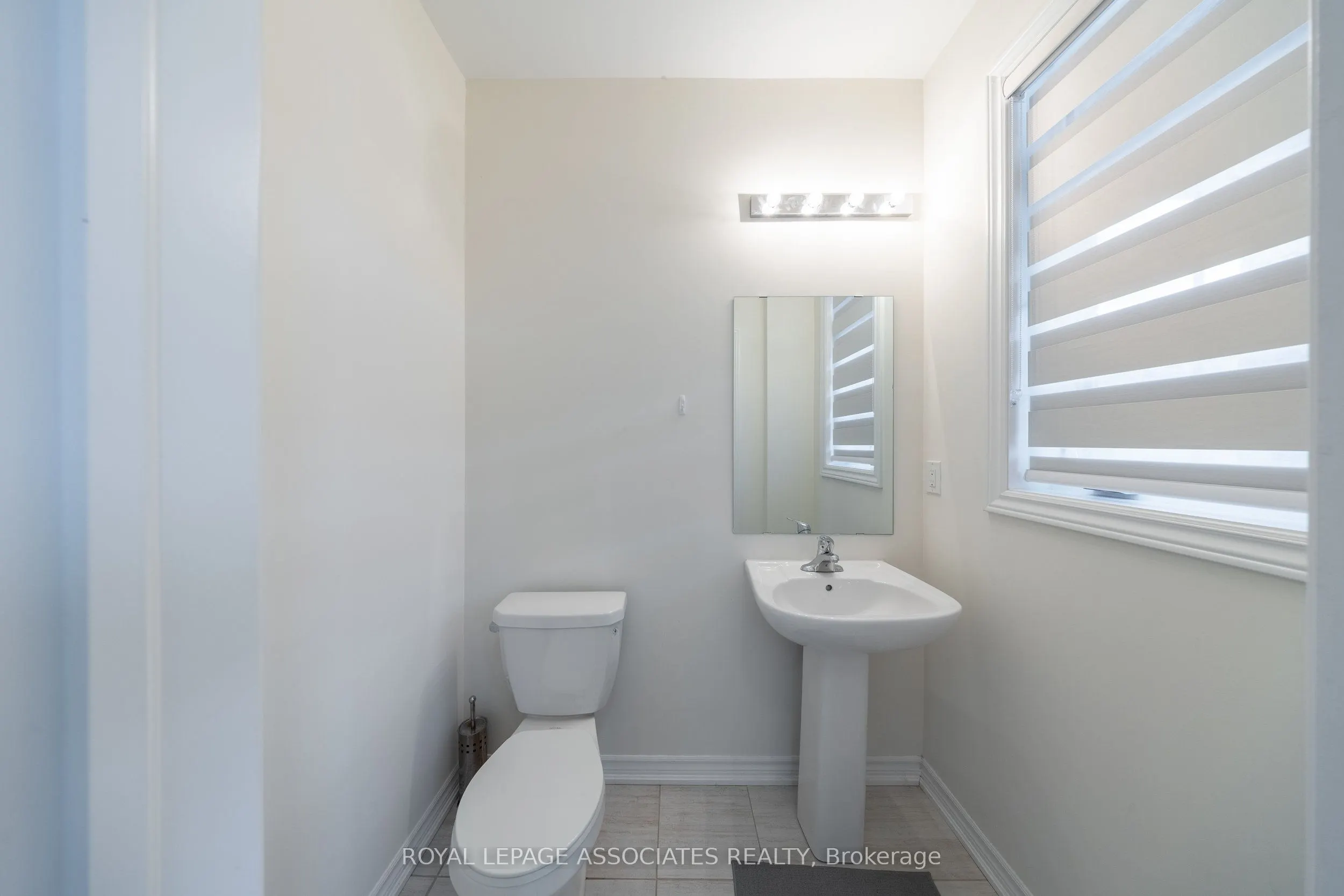 2529 Athena Path