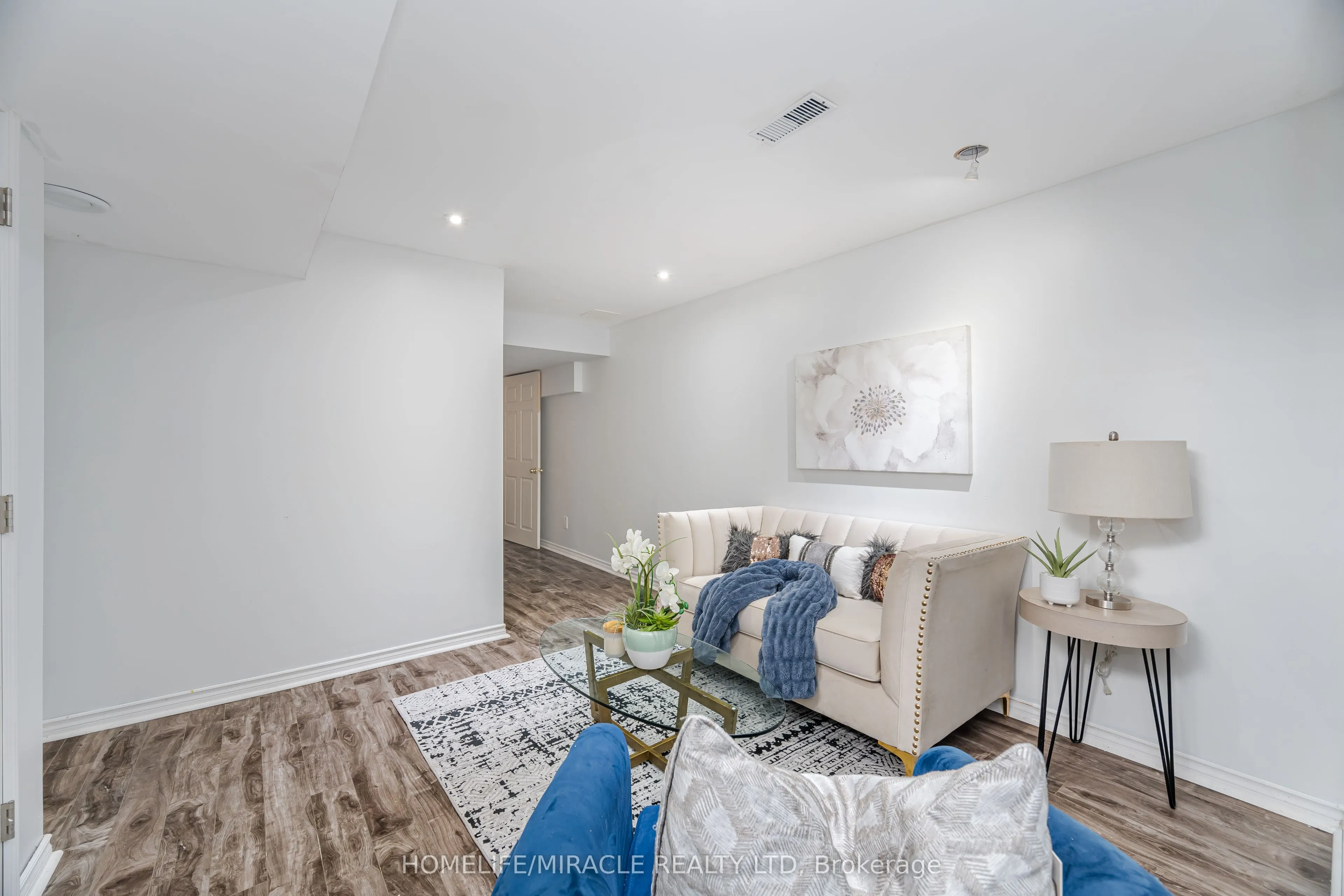 913 Taggart Crescent