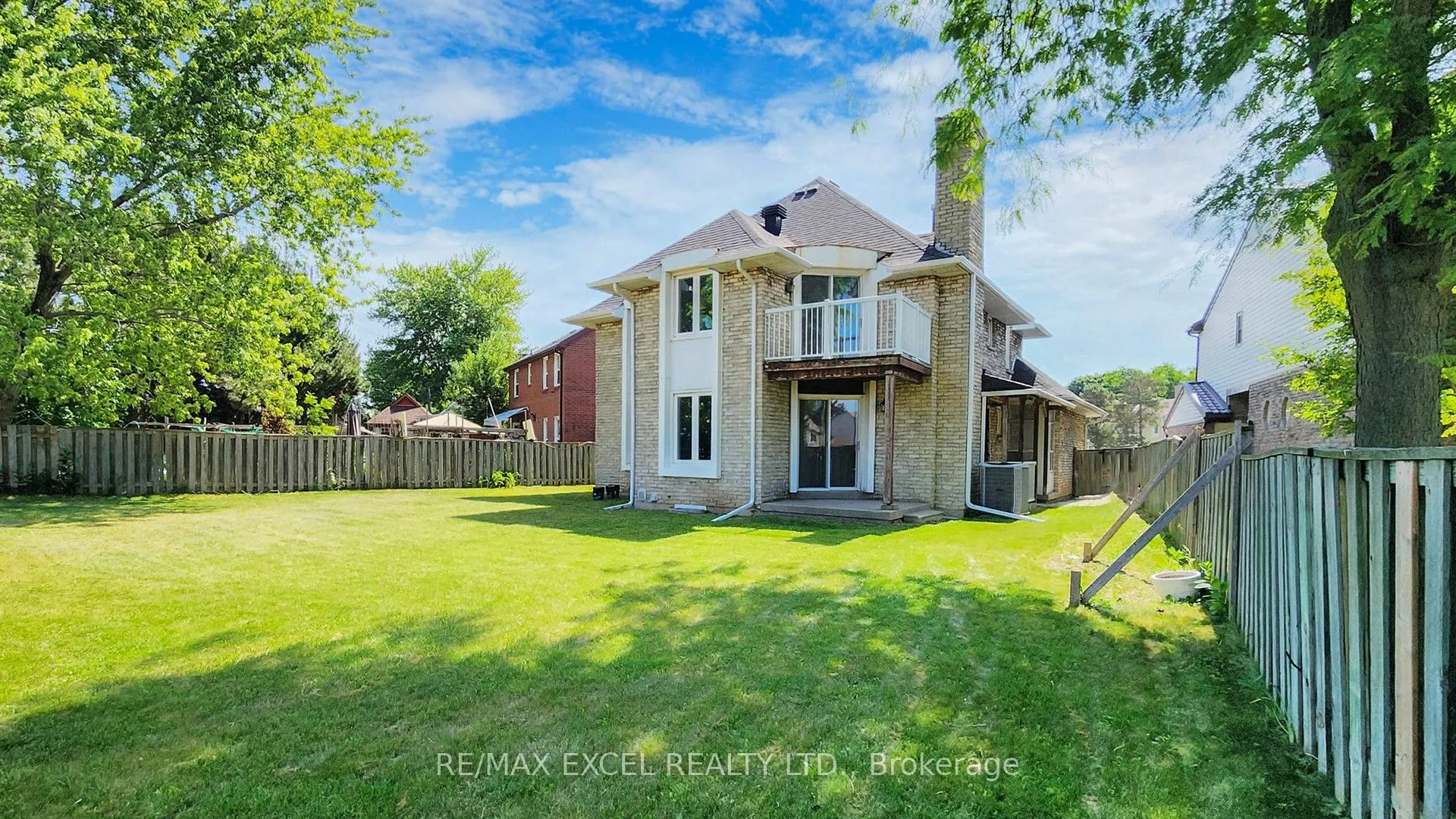 80 Eagleview Crescent