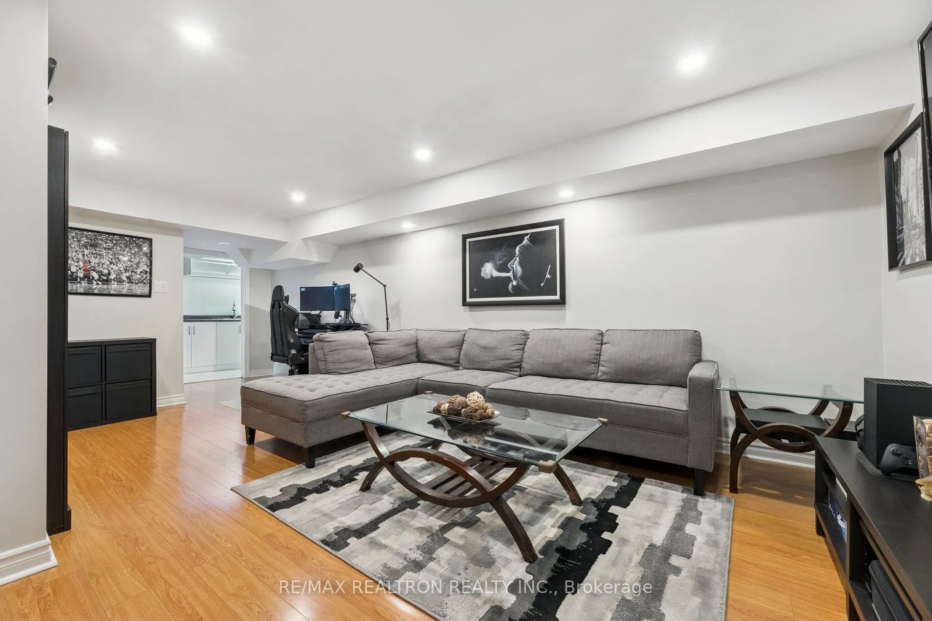 33 Lilley Avenue