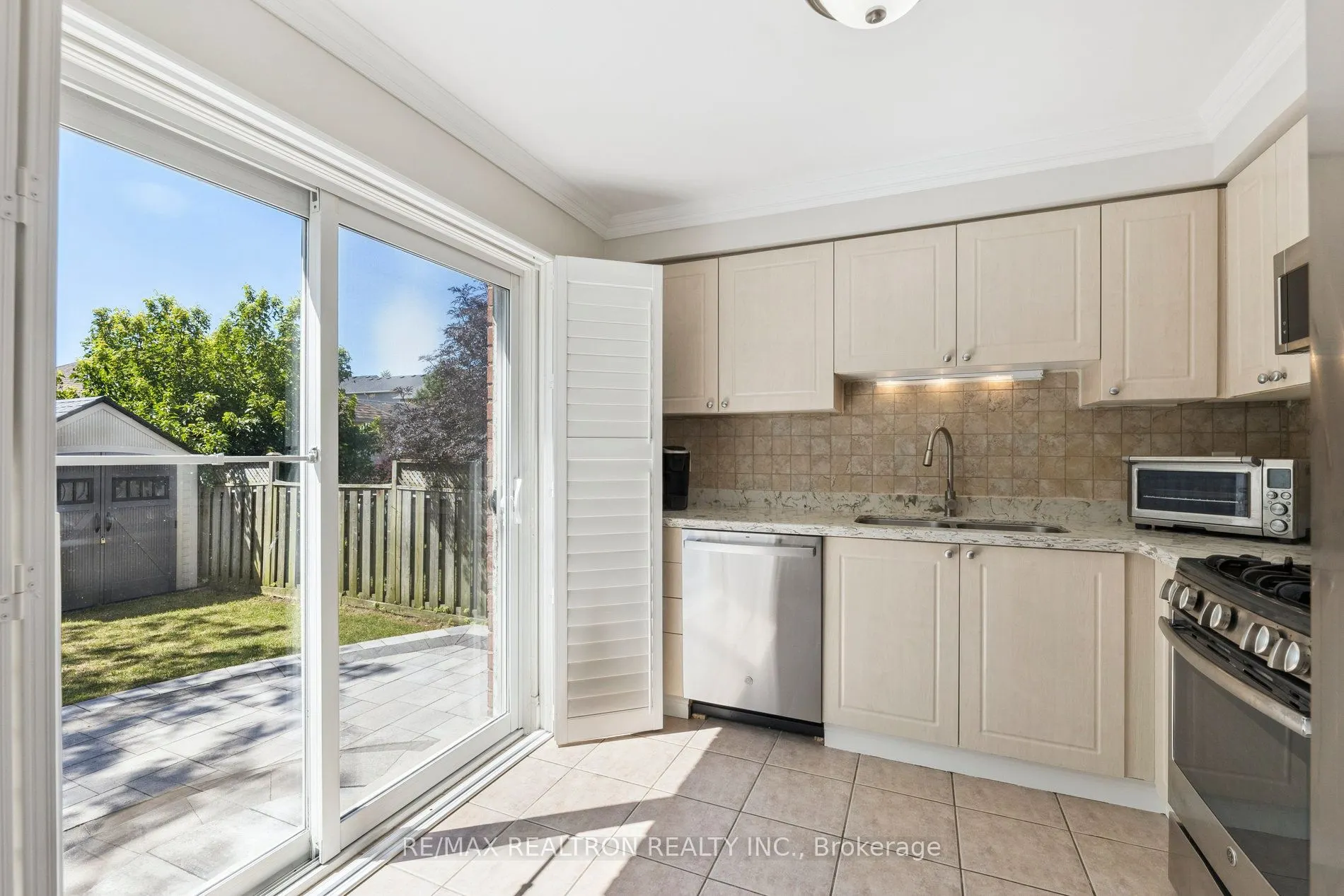 33 Lilley Avenue