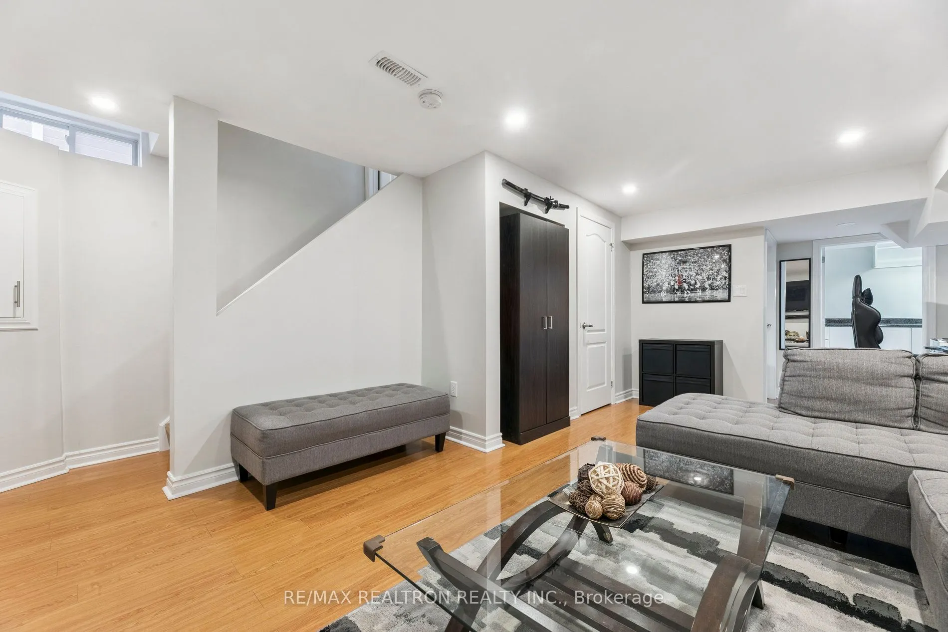 33 Lilley Avenue