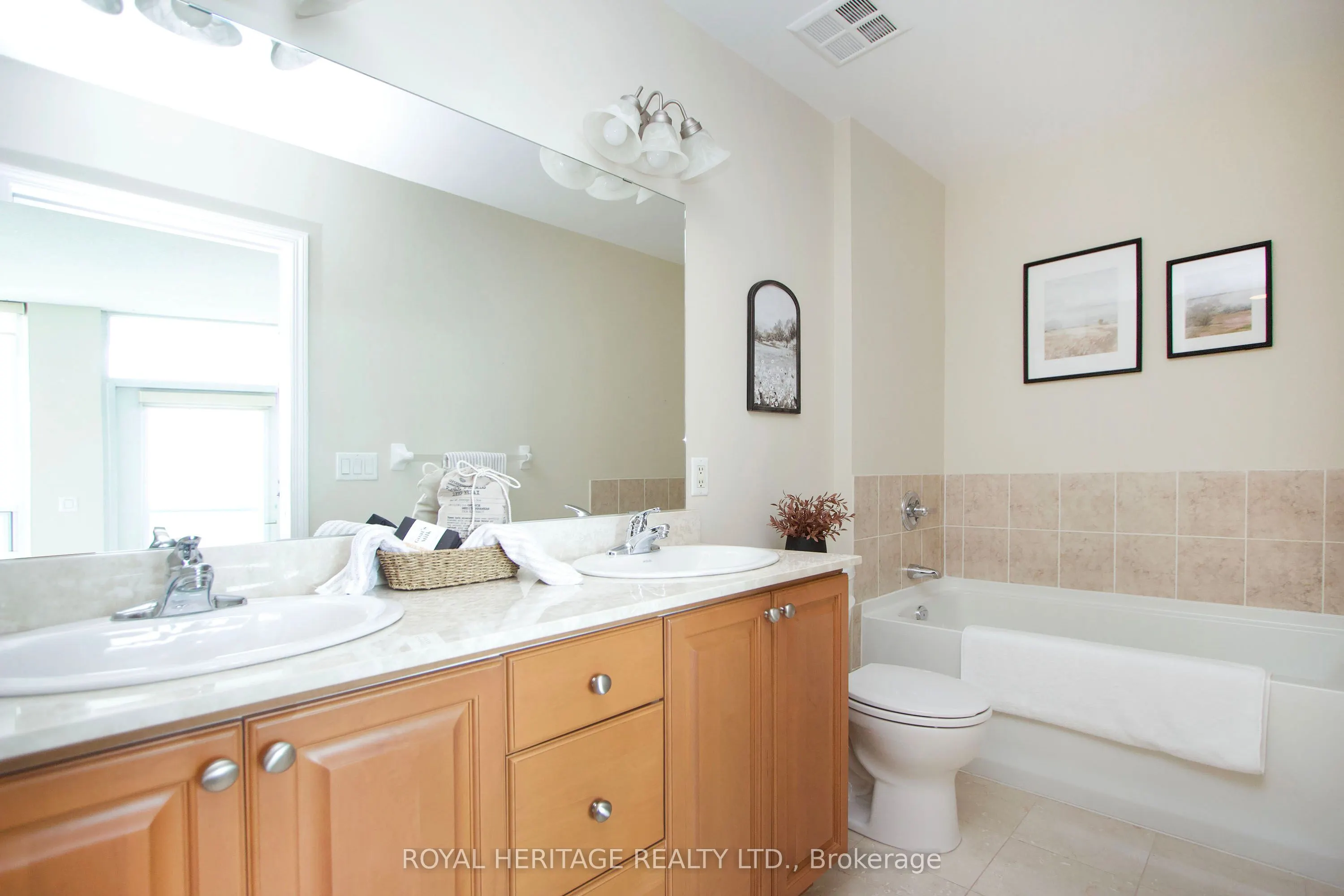 340 Watson St Street W, #1209
