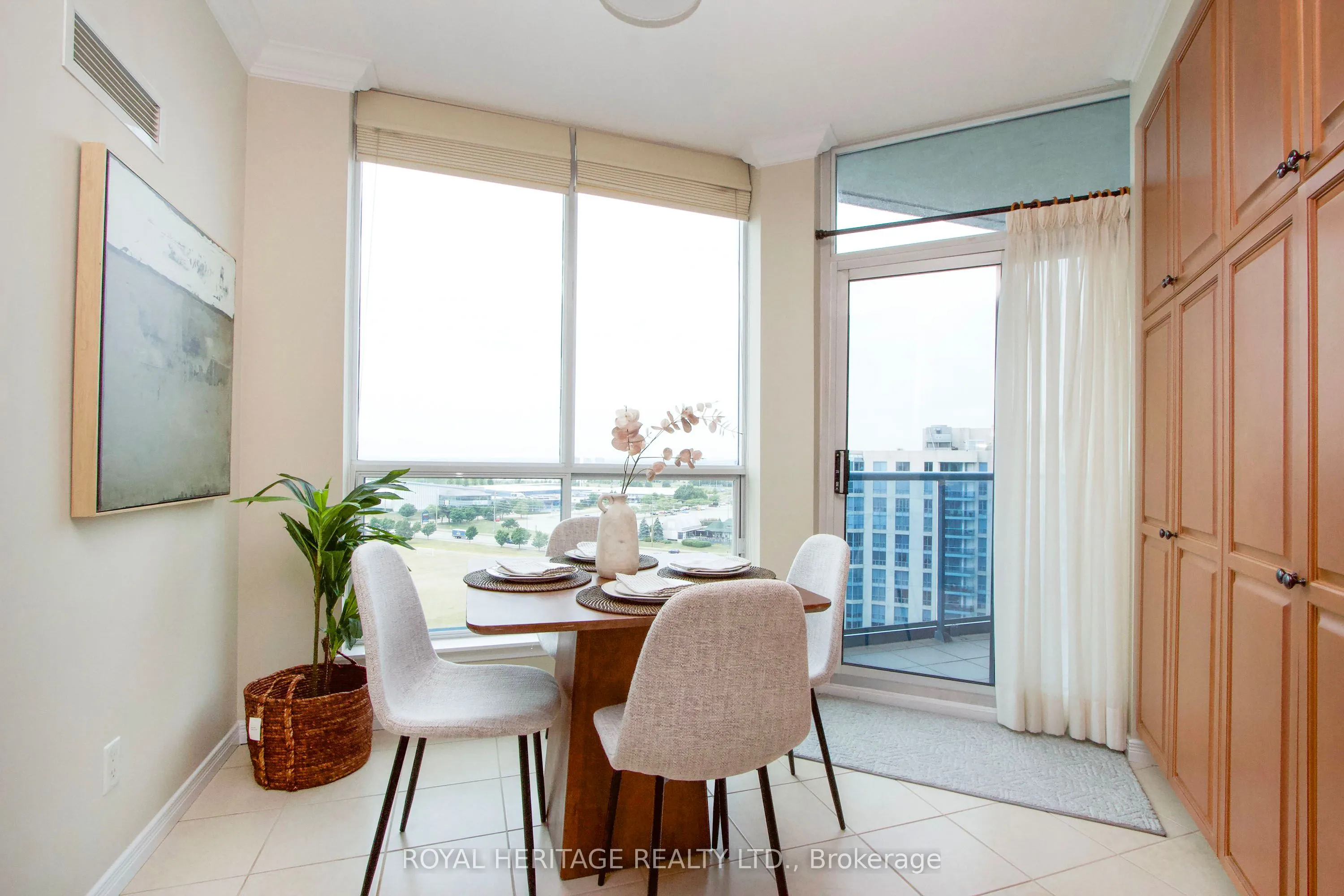 340 Watson St Street W, #1209