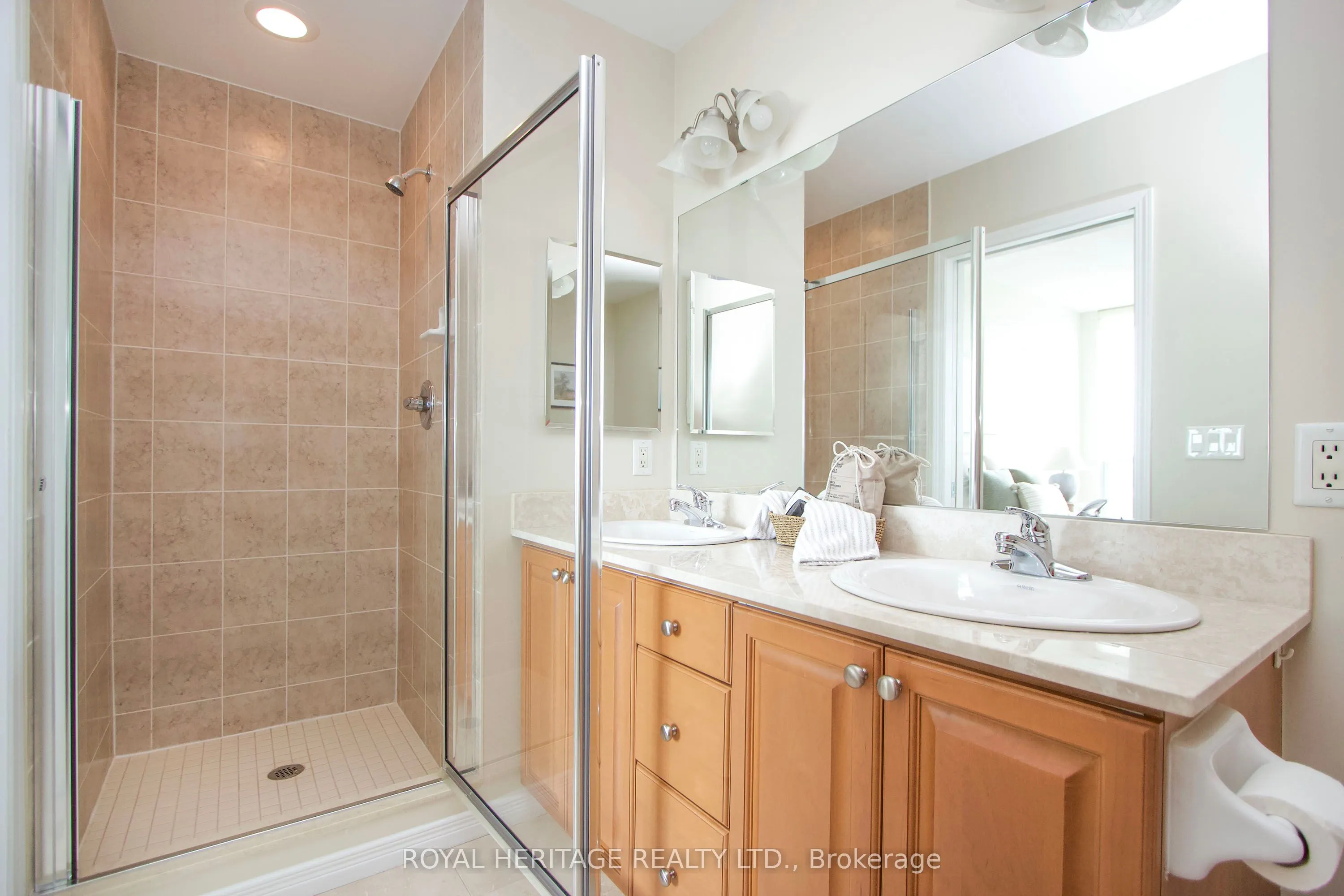 340 Watson St Street W, #1209