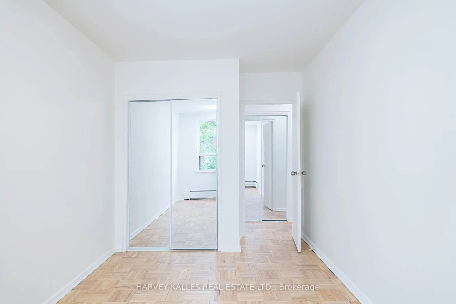 1751 Victoria Park Avenue, #405