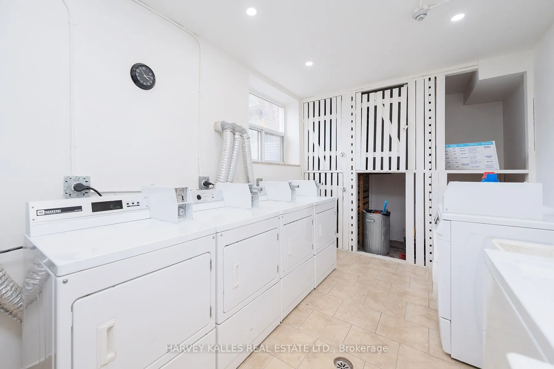 1751 Victoria Park Avenue, #405