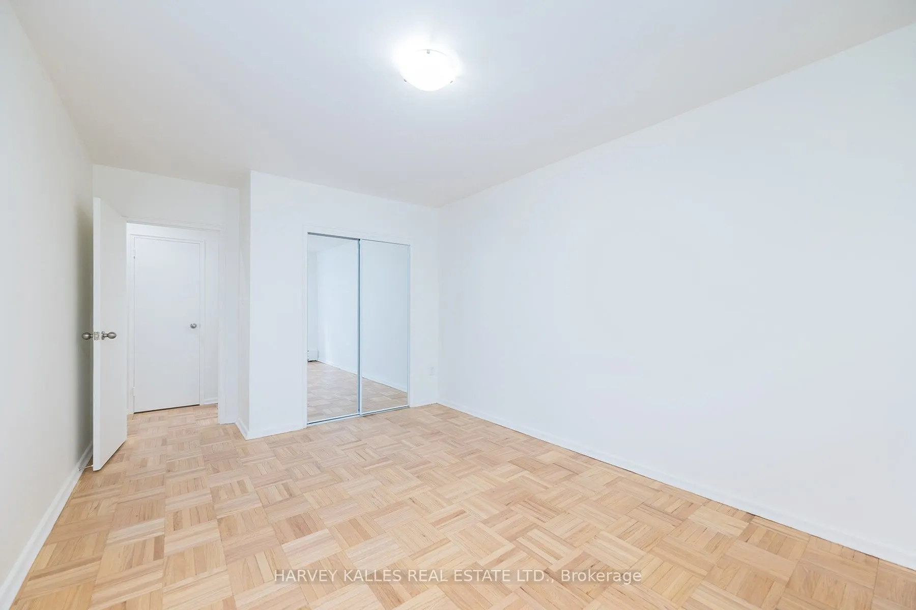 1751 Victoria Park Avenue, #405