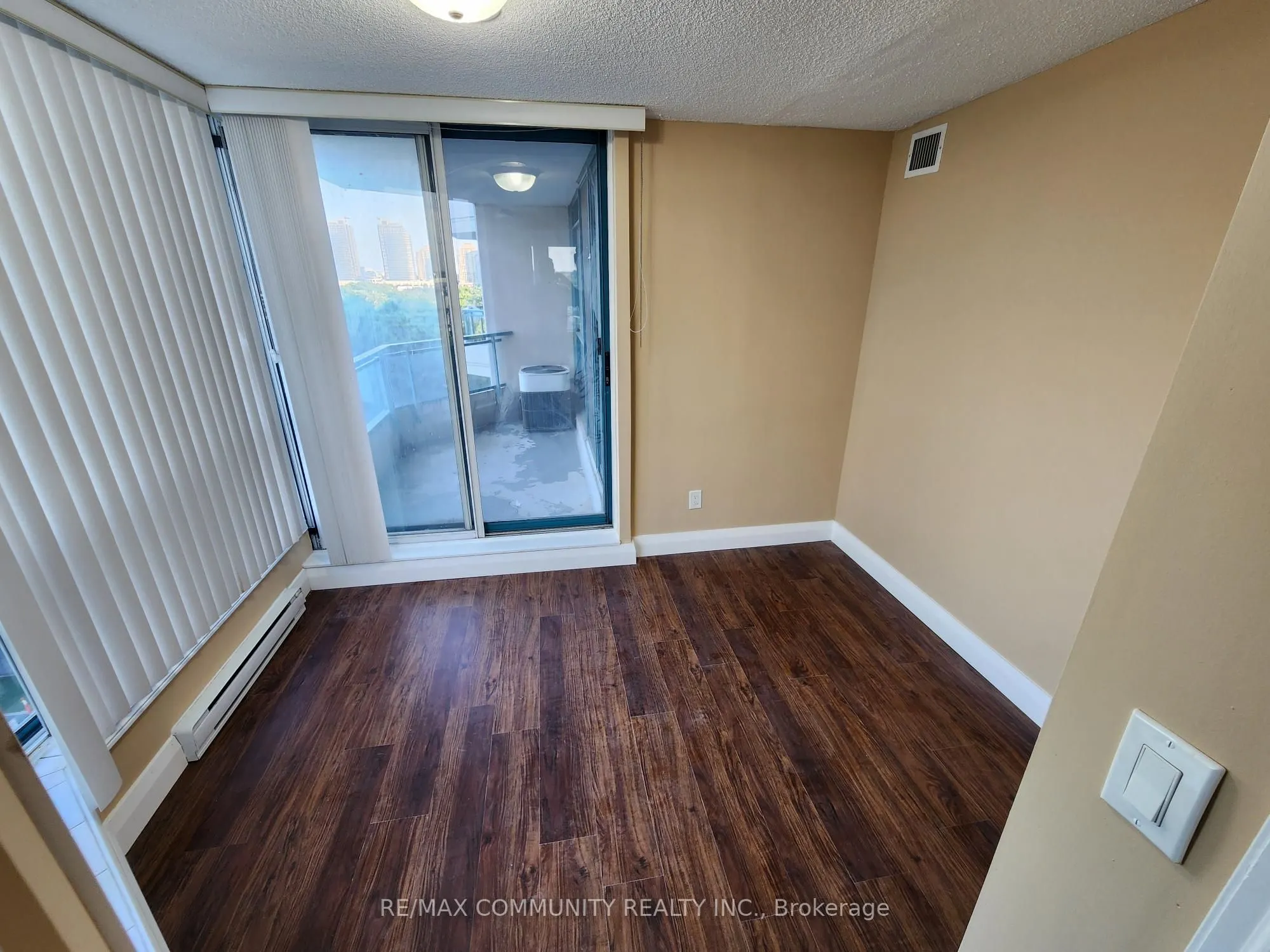 4727 Sheppard Avenue, #804