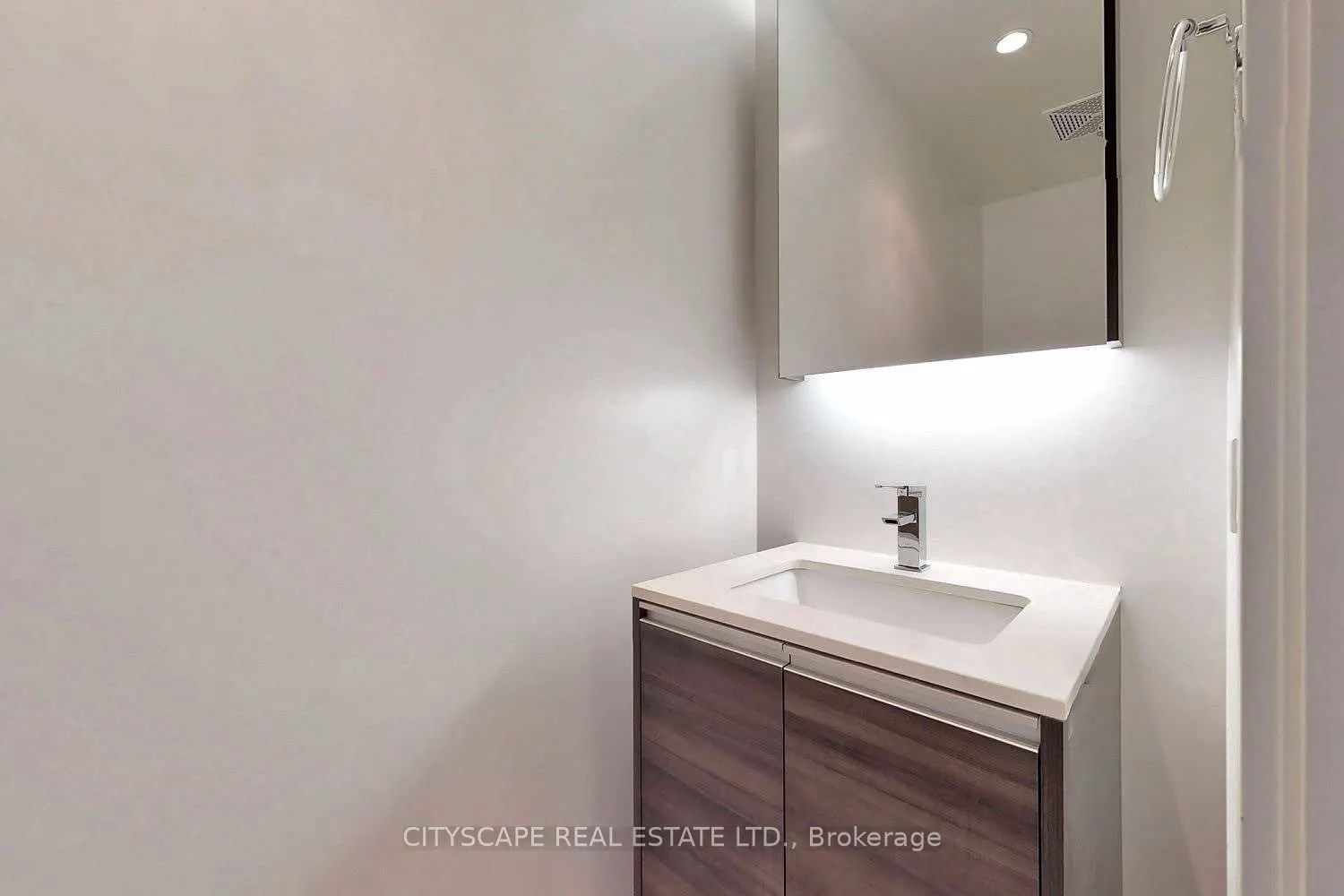 1190 Dundas Street E, #220