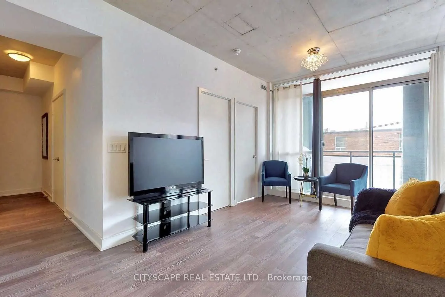 1190 Dundas Street E, #220