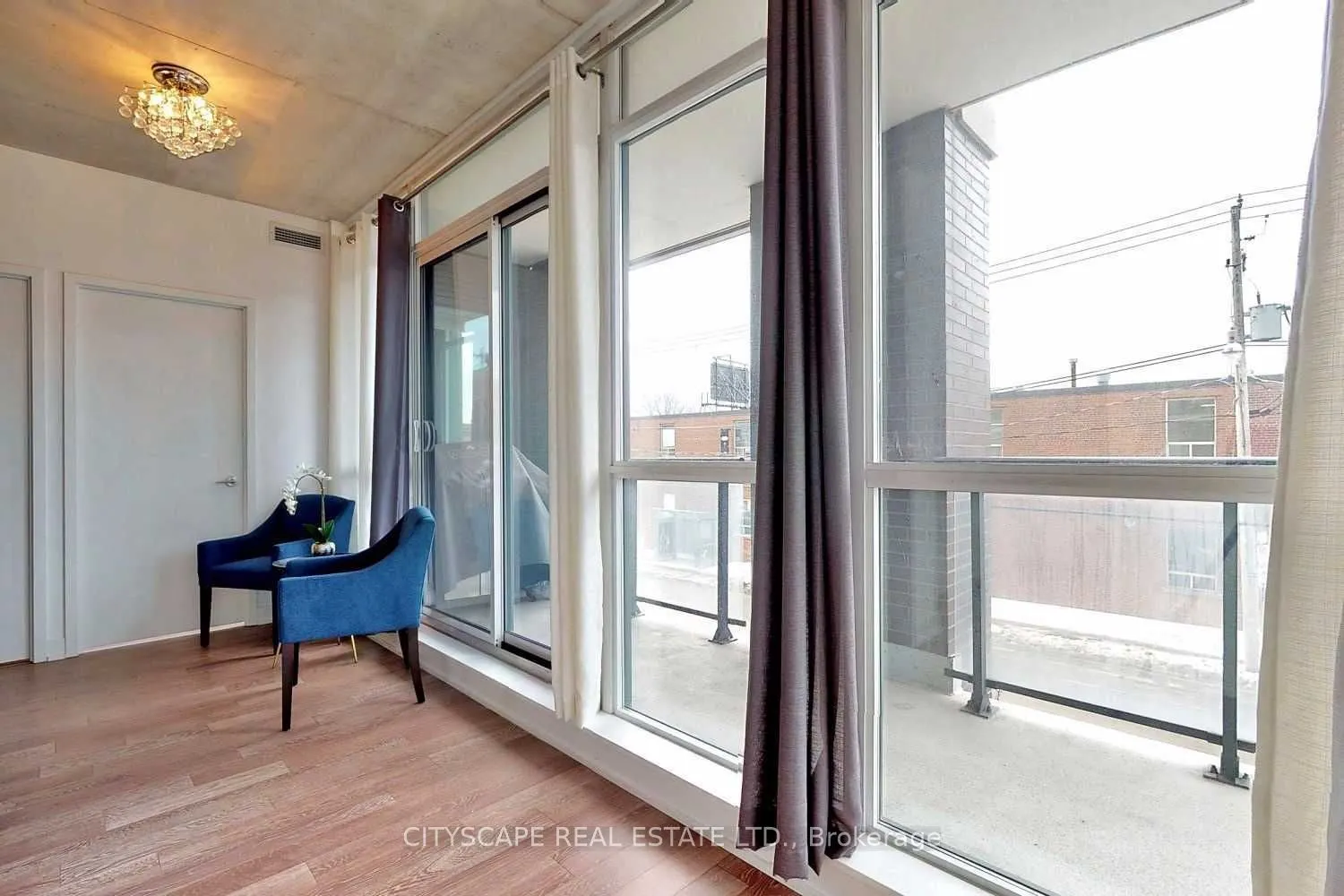 1190 Dundas Street E, #220