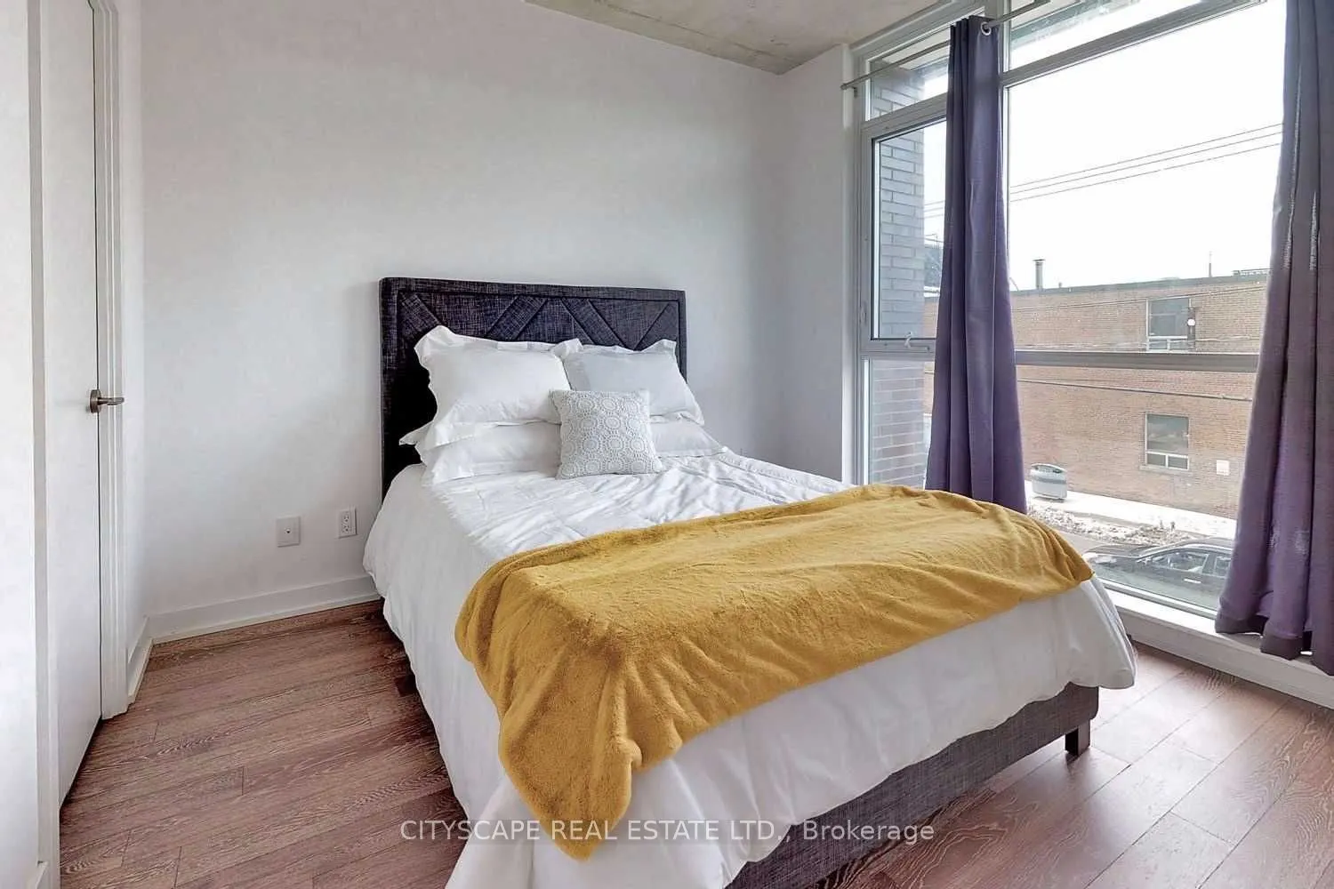 1190 Dundas Street E, #220