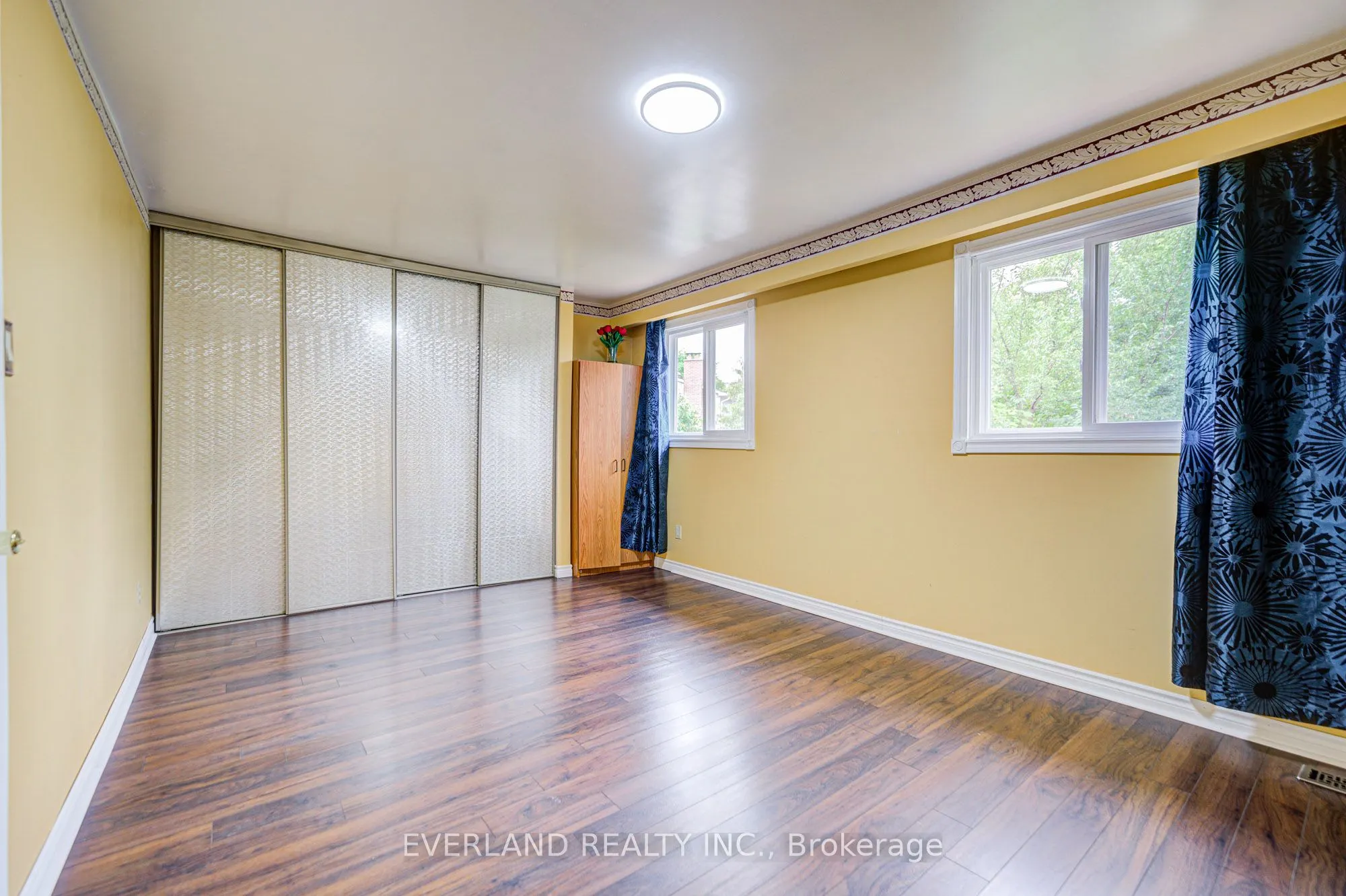 33 Kennaley Crescent
