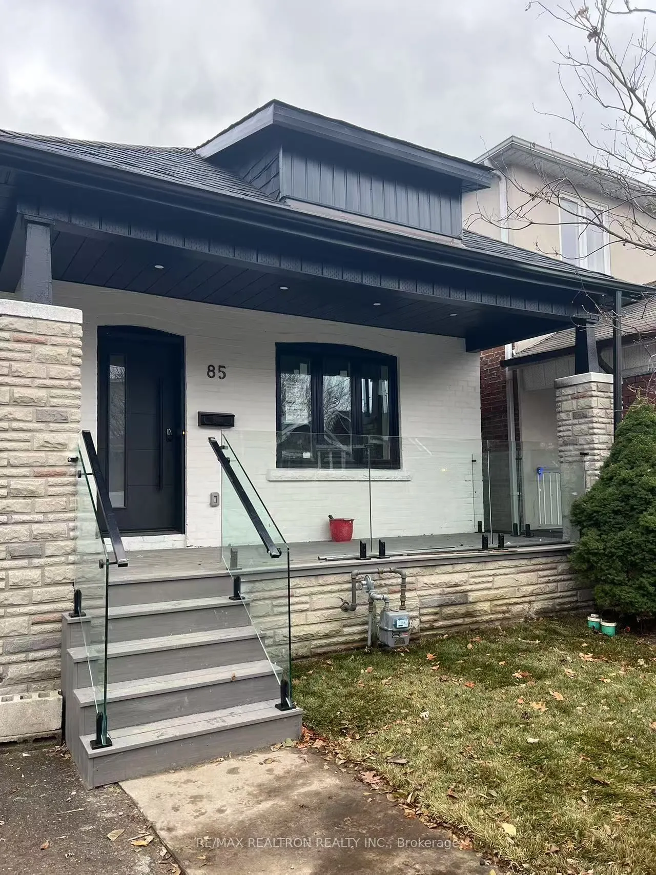 85 Springdale Boulevard
