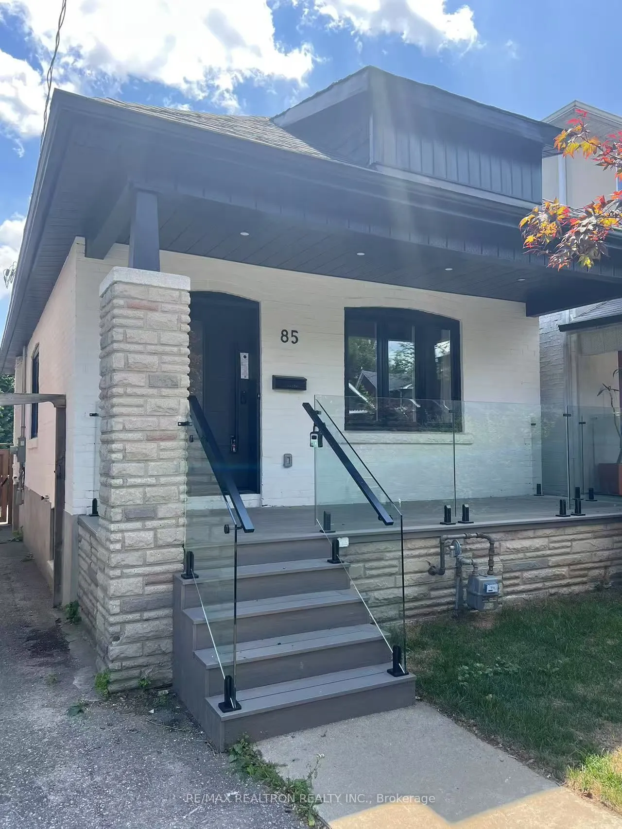 85 Springdale Boulevard