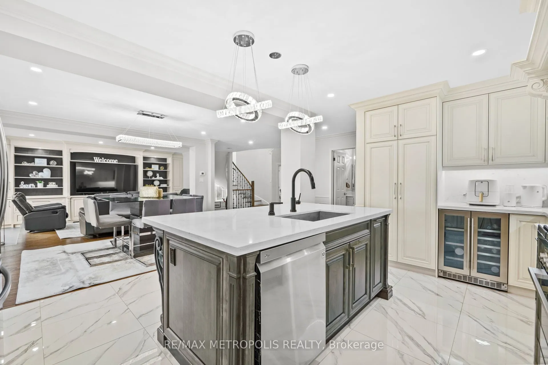 914 Sproule Crescent