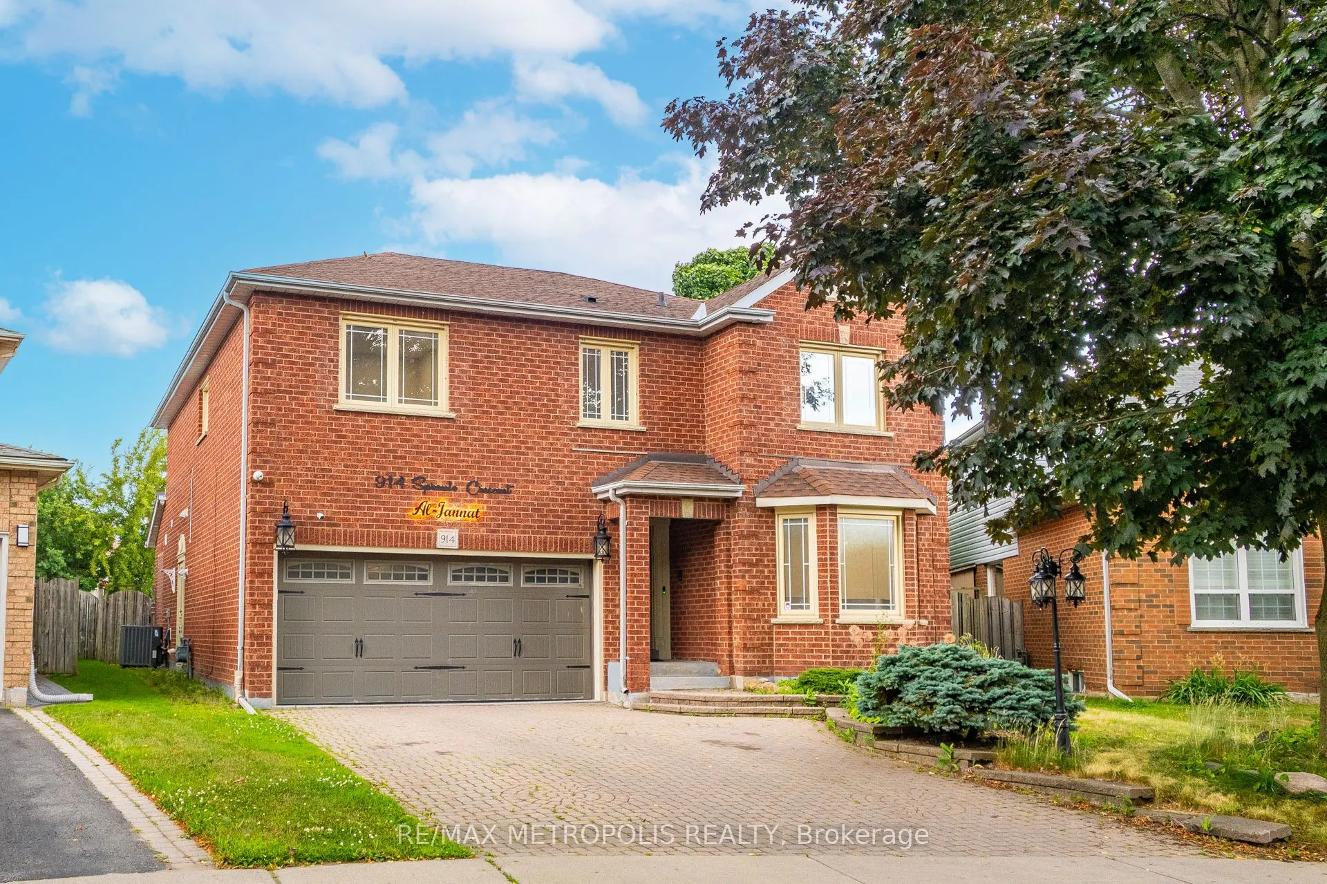 914 Sproule Crescent