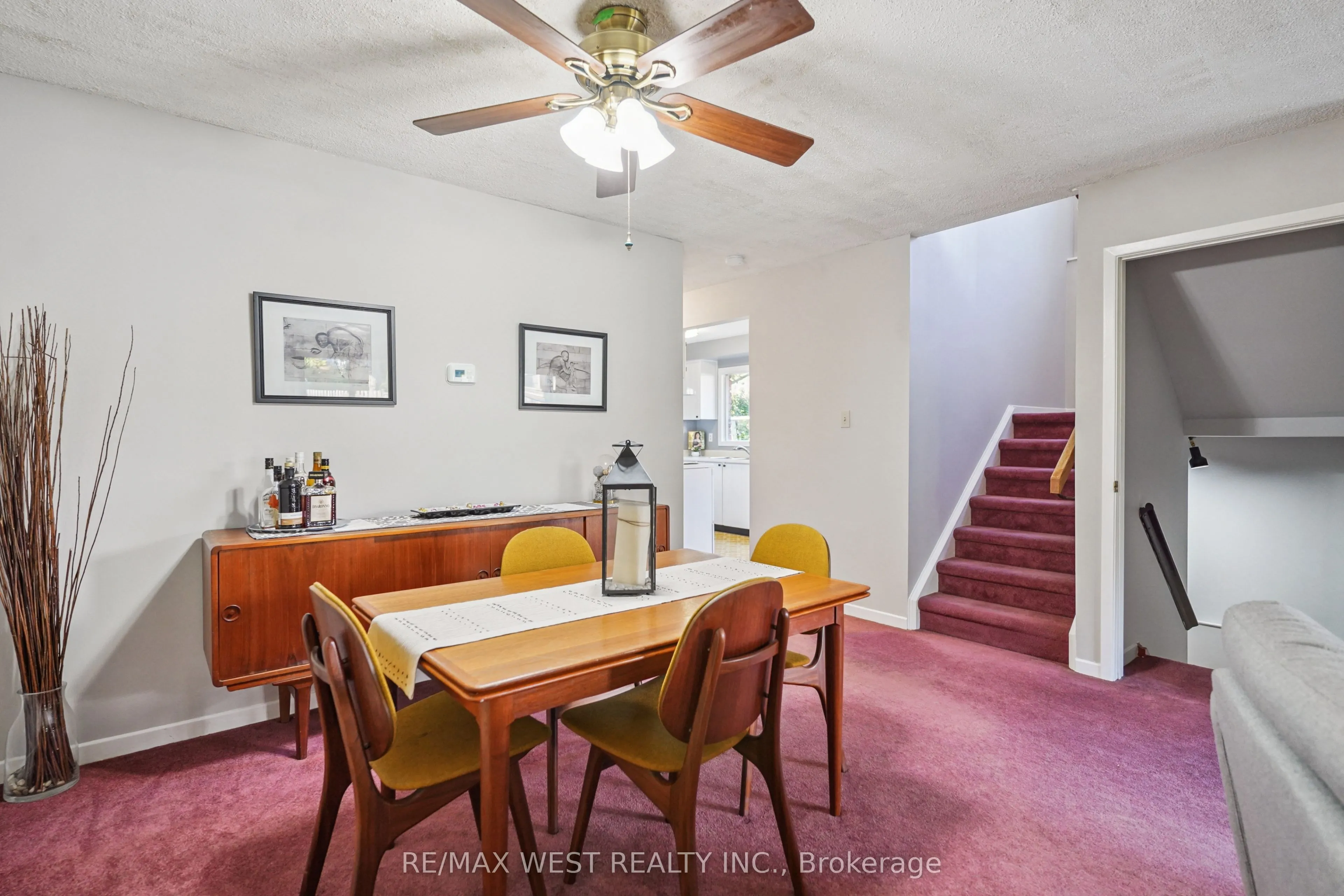 1182 Canborough Crescent