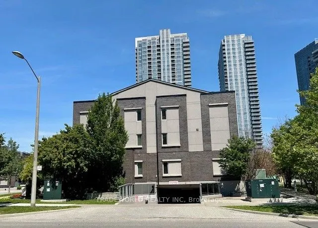 310 Village Green Square, #TH#38