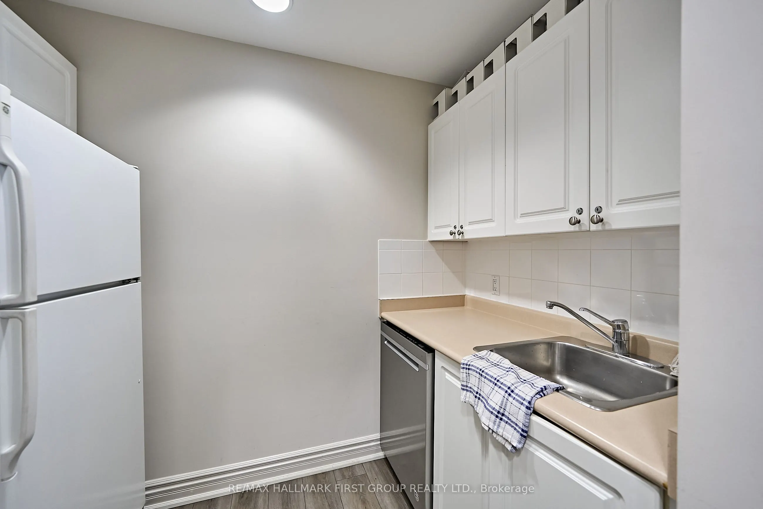 1000 The Esplanade Road N, #1402