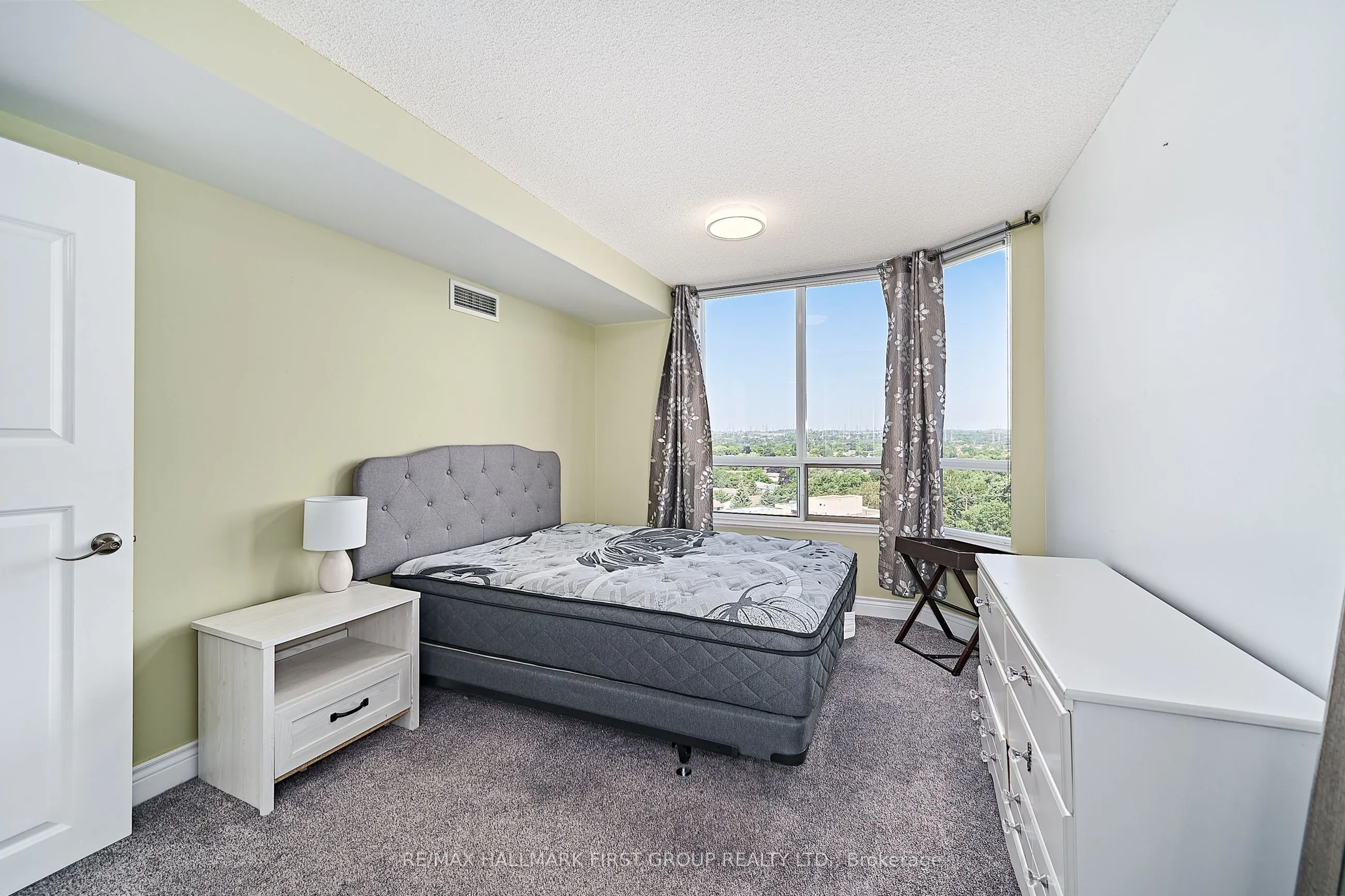 1000 The Esplanade Road N, #1402