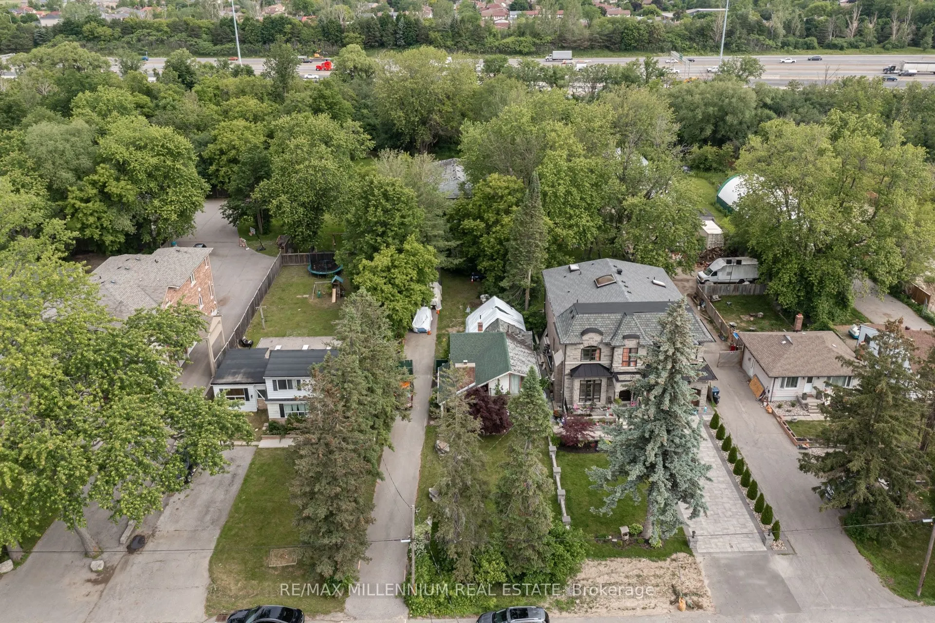 30 Willowlea Drive