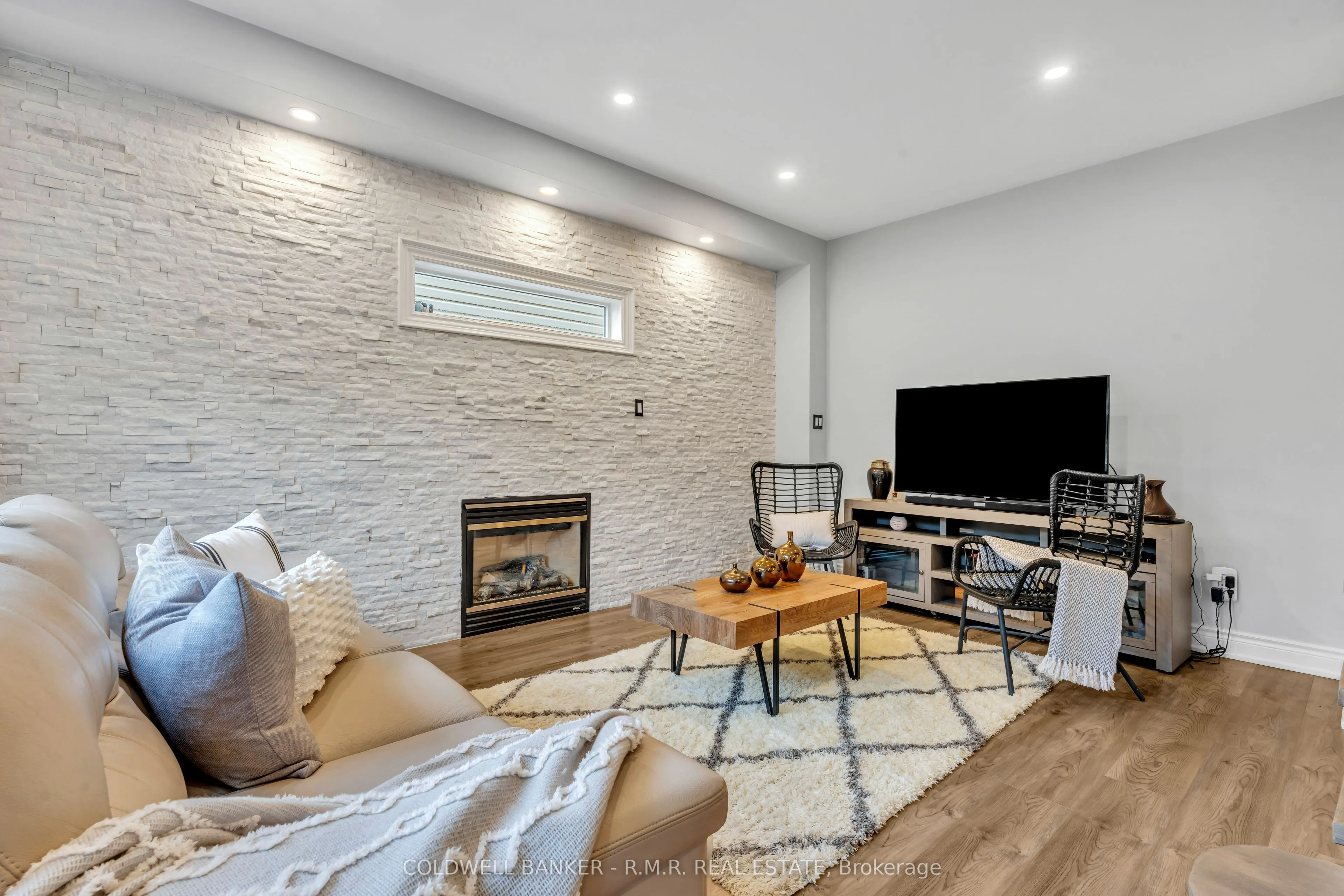 82 Vipond Road