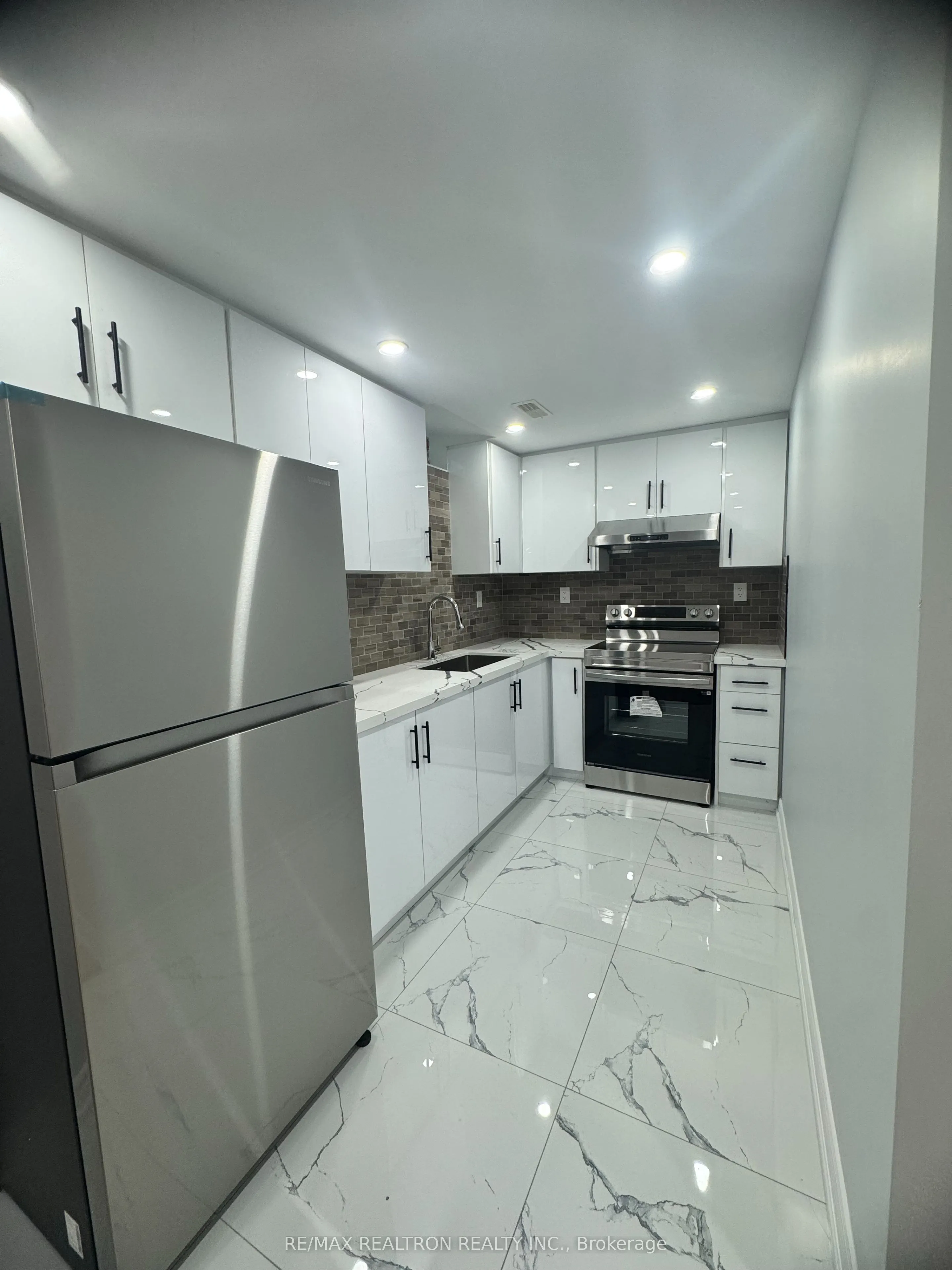 32 Whitlock Crescent