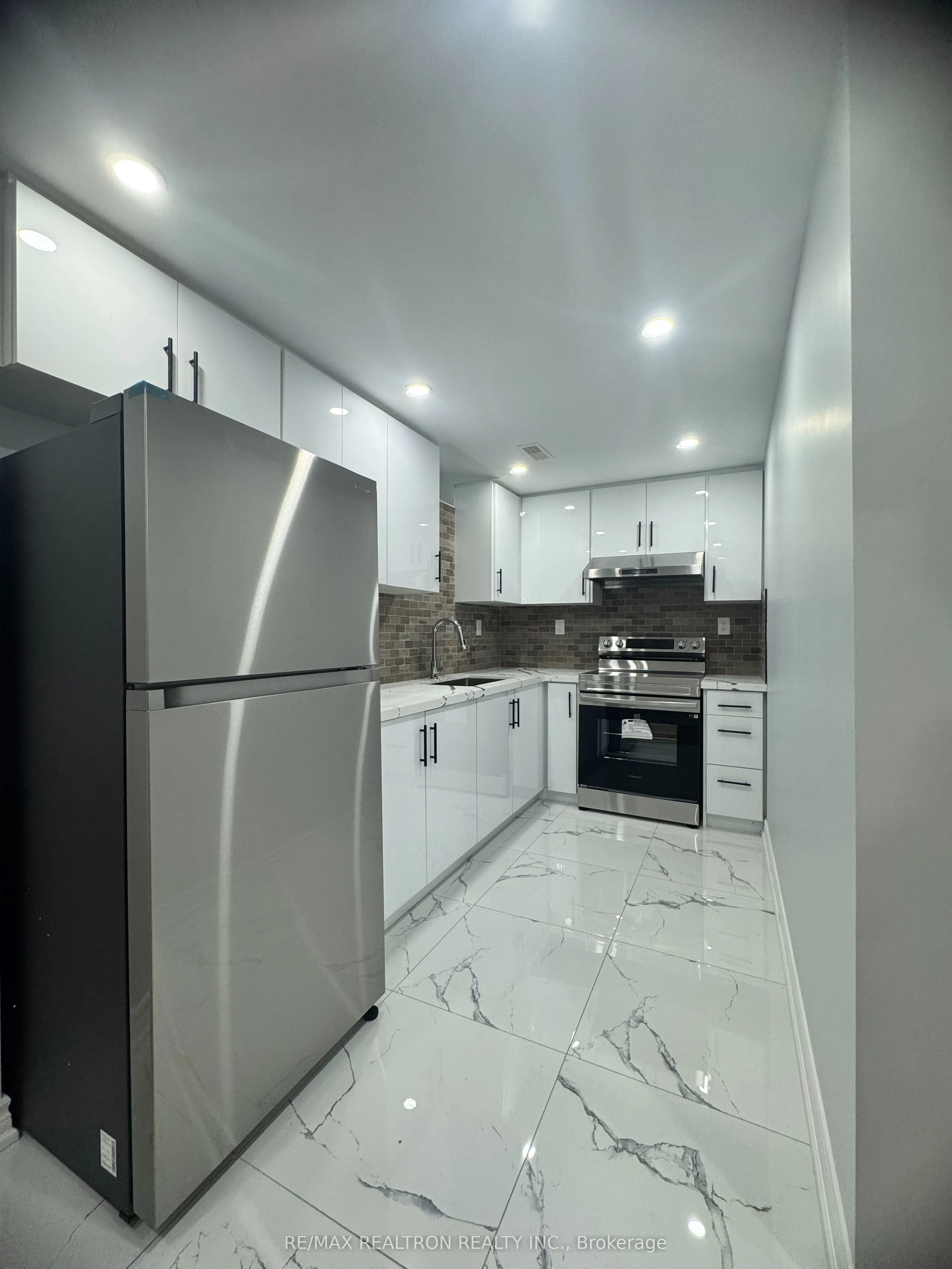 32 Whitlock Crescent
