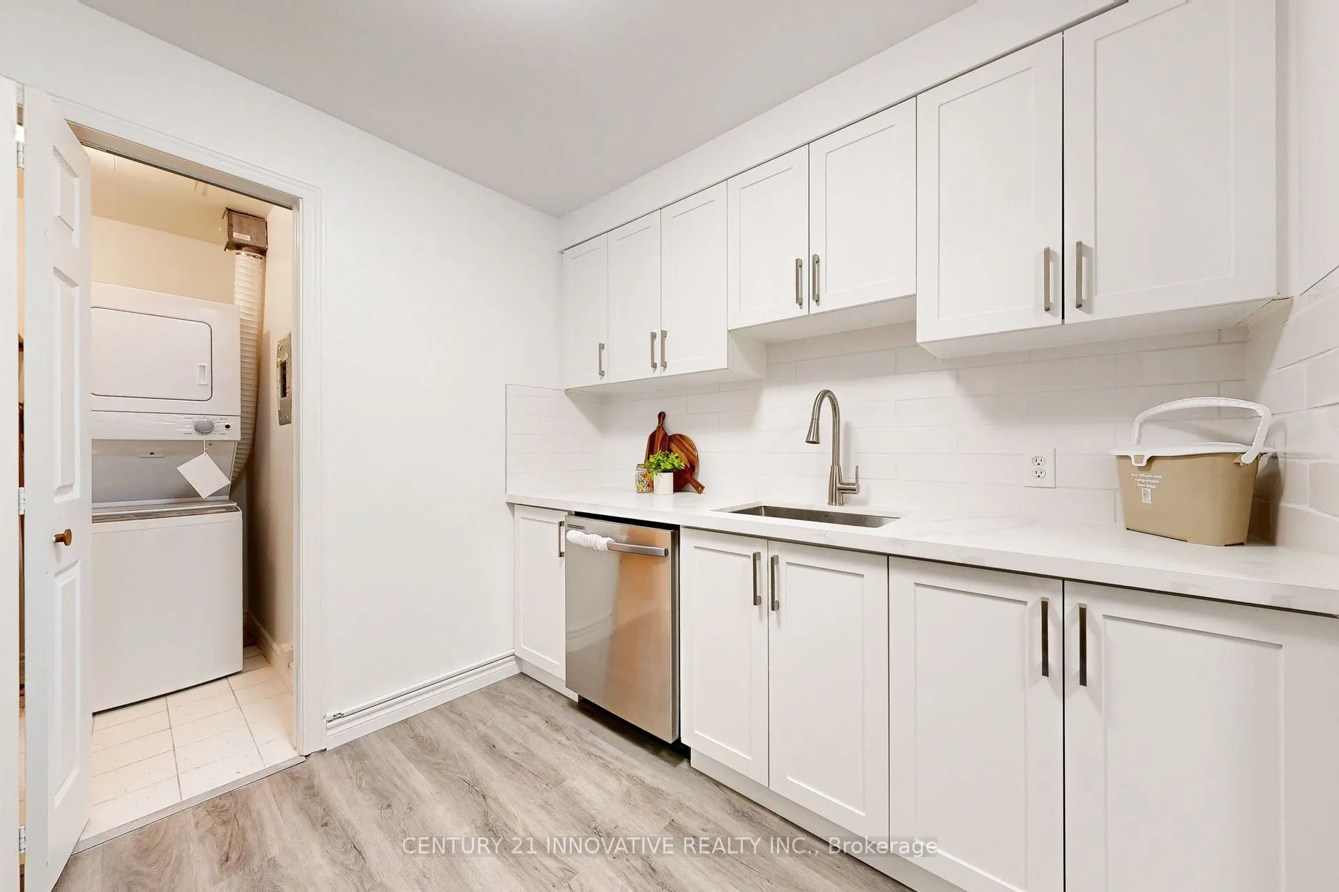 193 Lake Drive Way W, #206