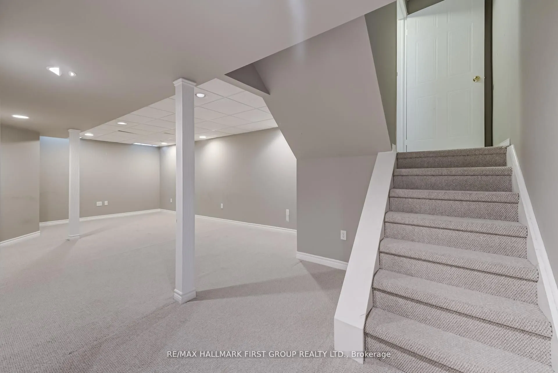 19 Inlet Bay Drive