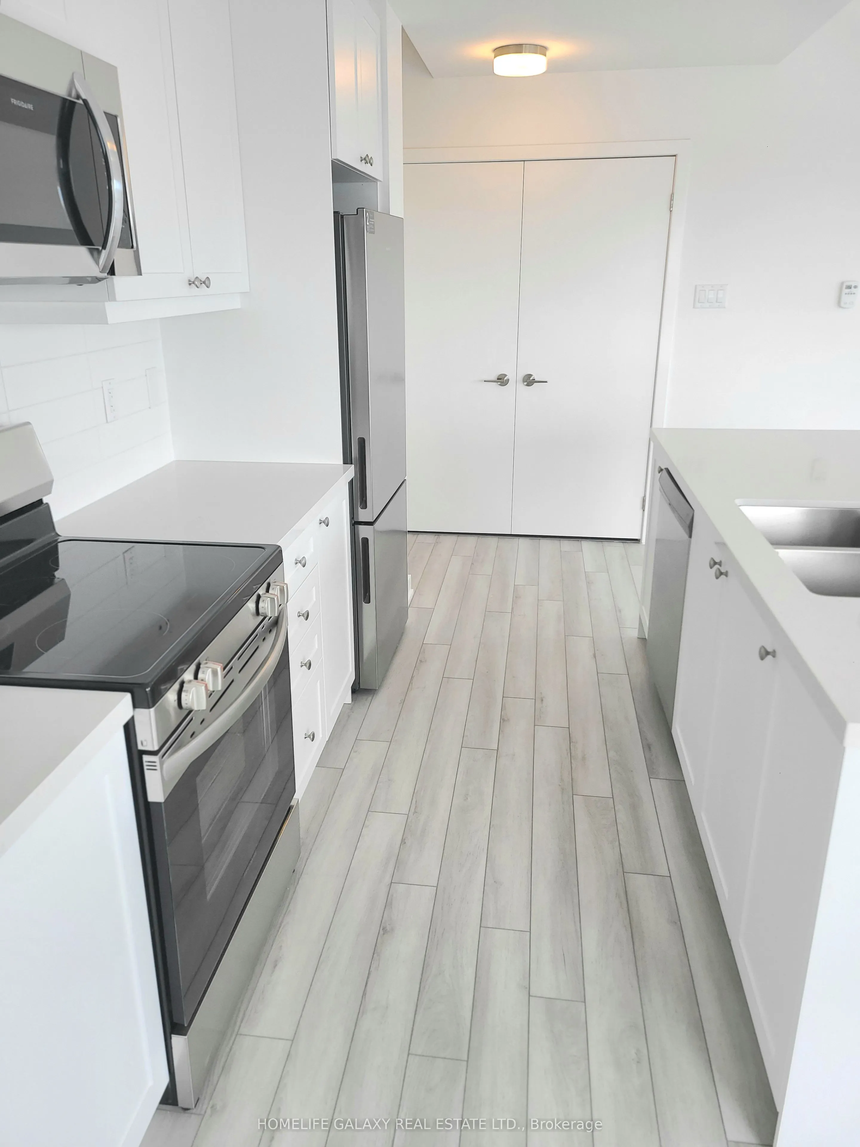 55 Clarington Boulevard, #902