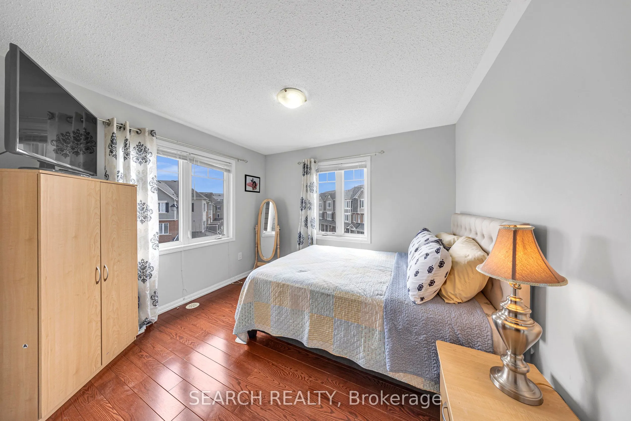 2400 Bronzedale Street