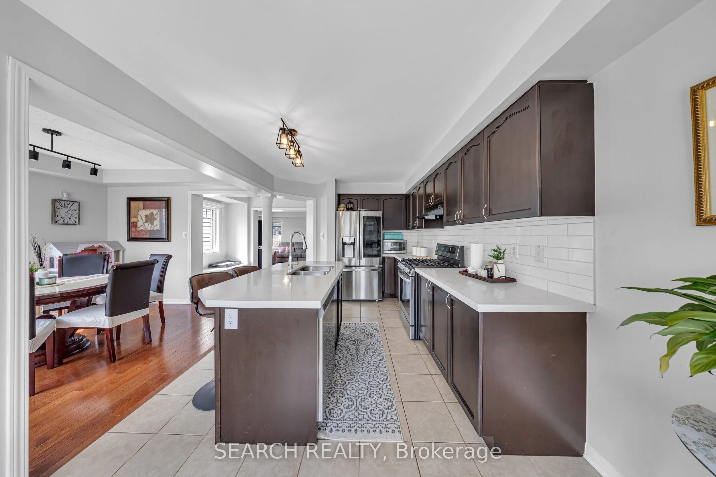 2400 Bronzedale Street