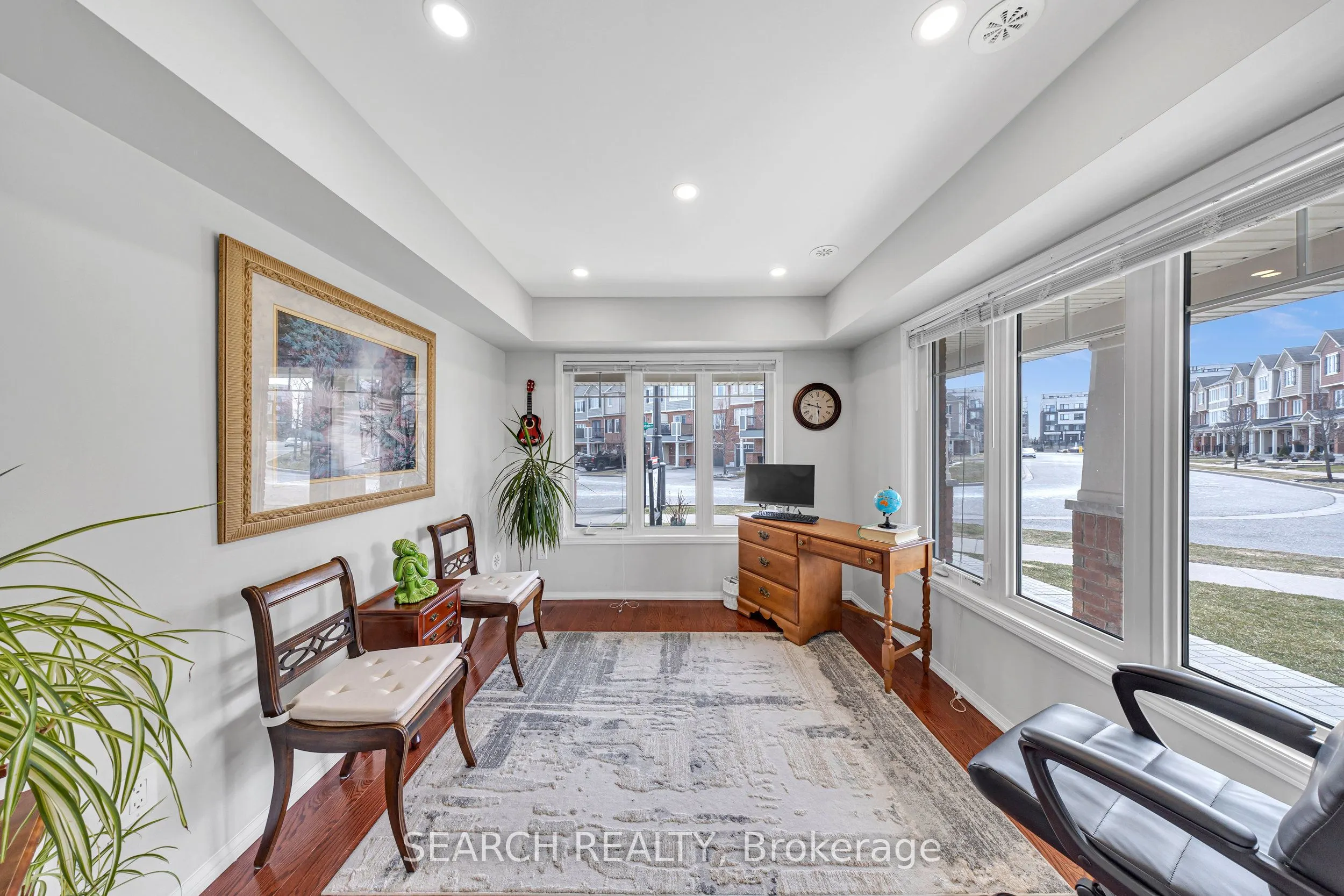 2400 Bronzedale Street