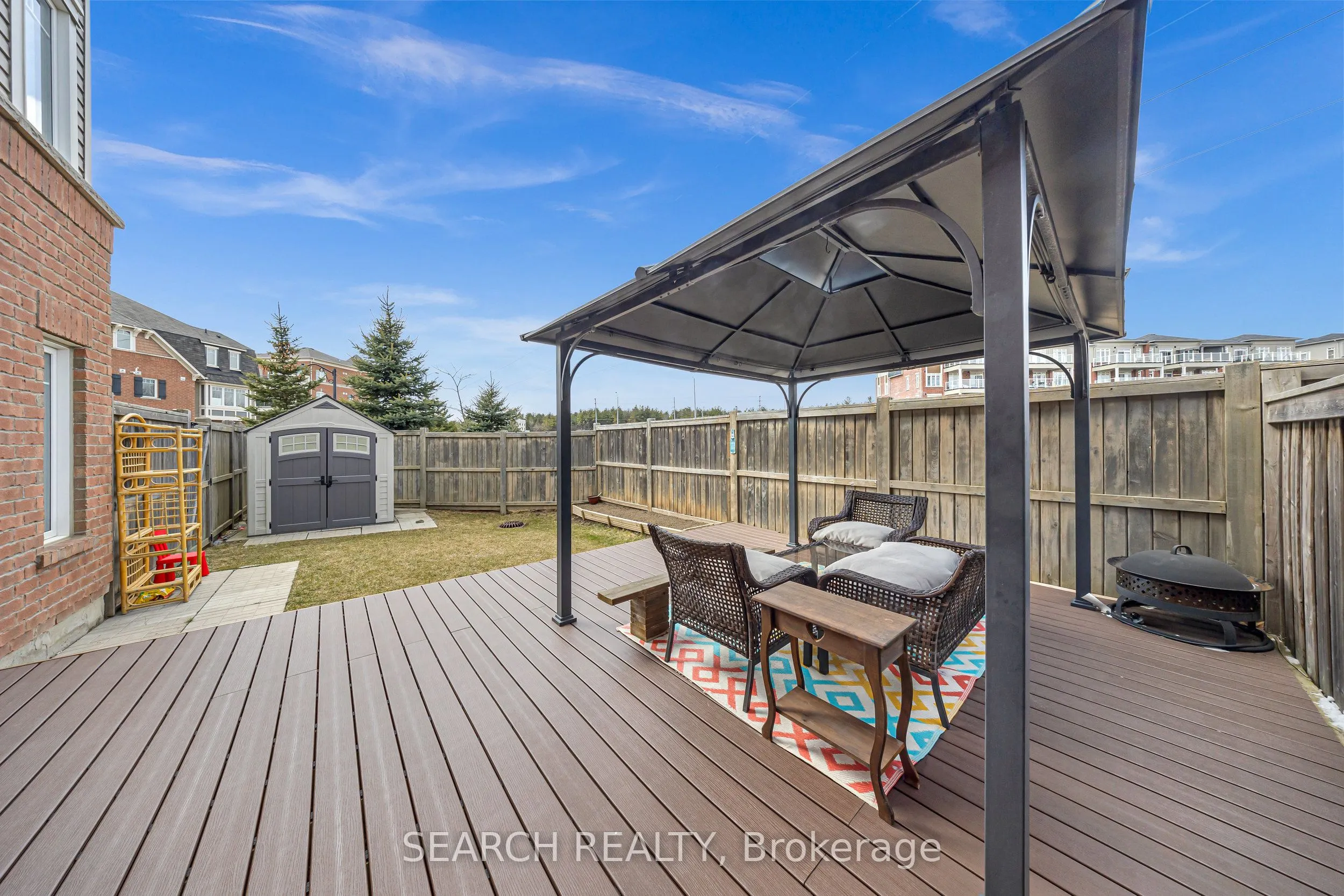 2400 Bronzedale Street
