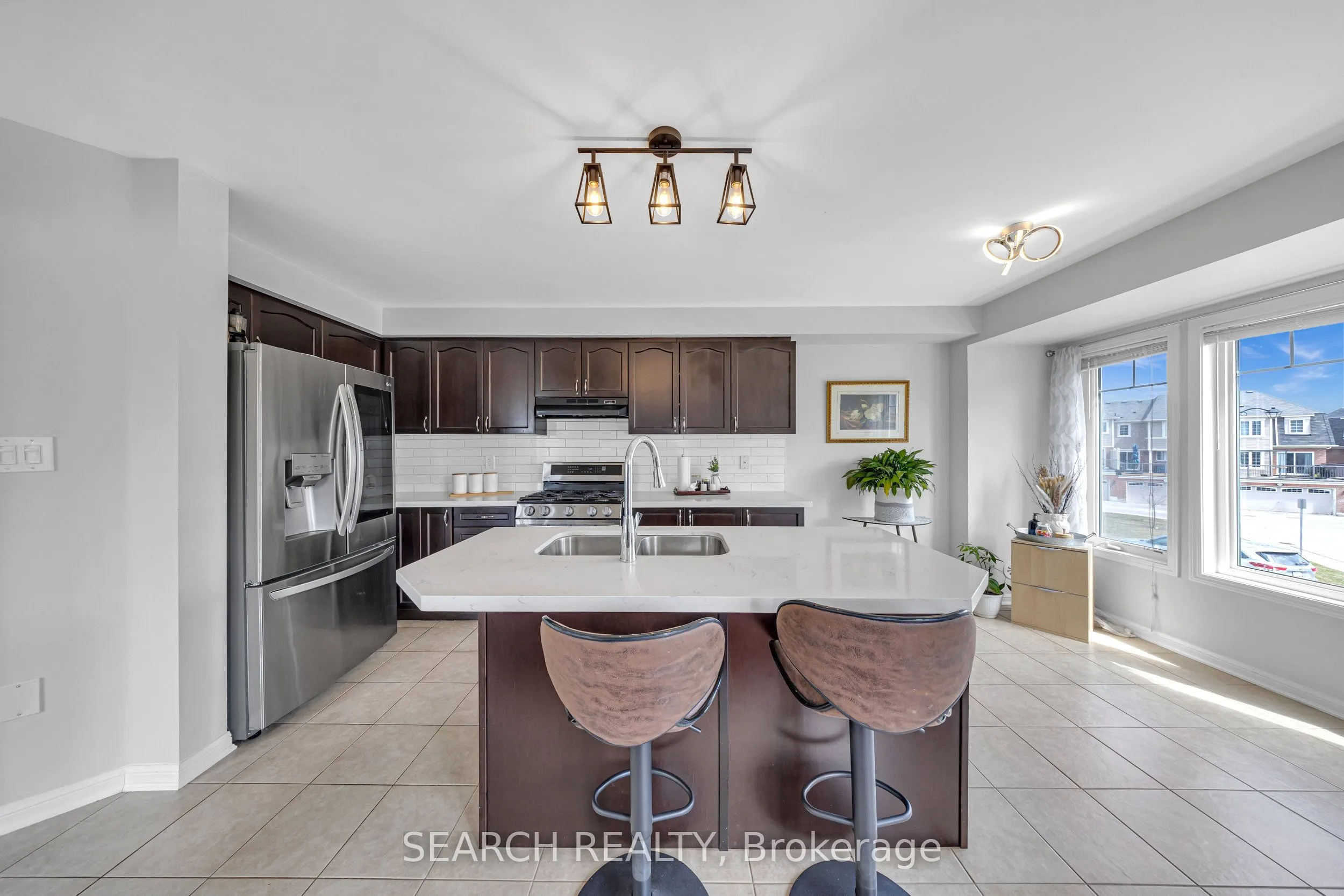 2400 Bronzedale Street
