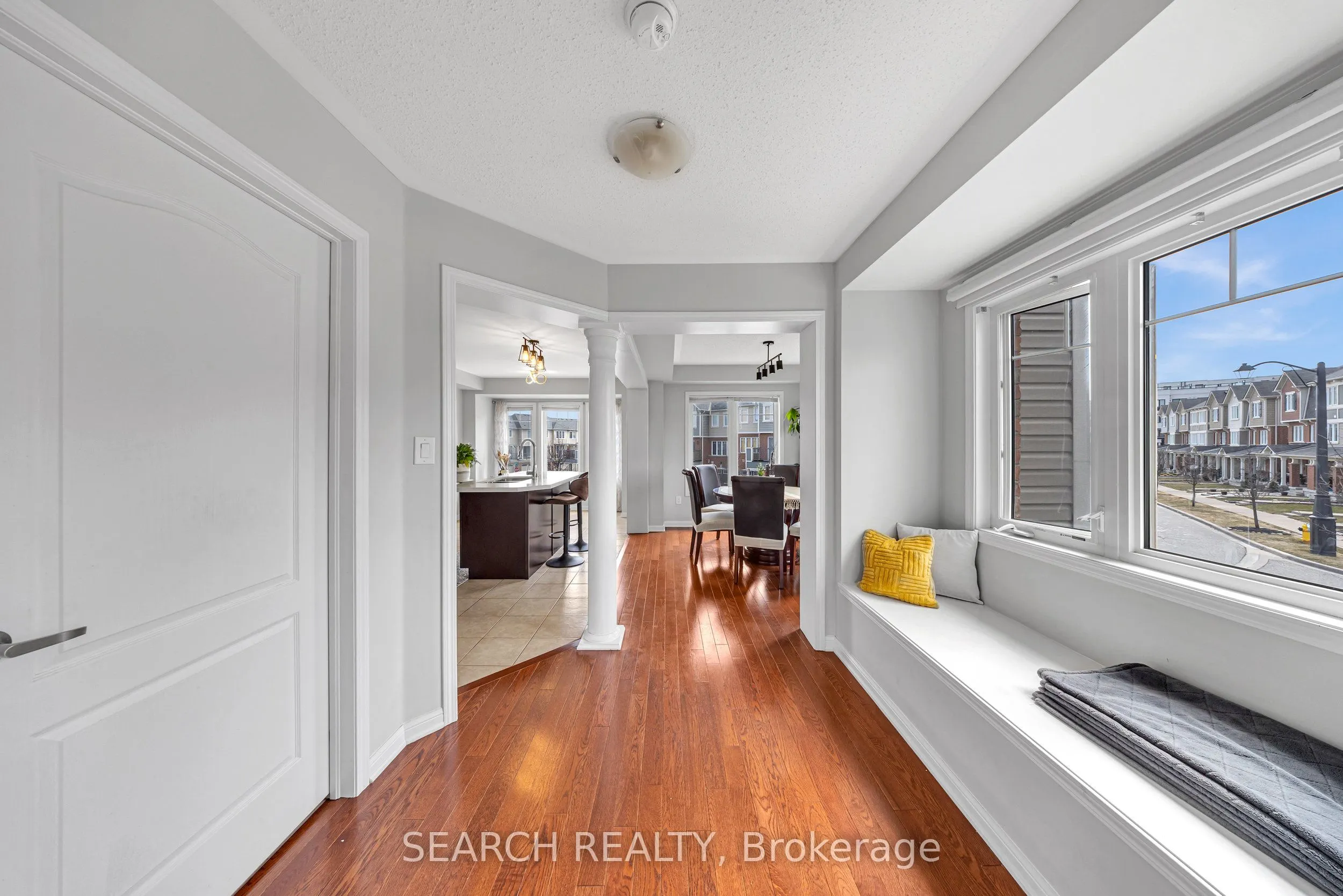 2400 Bronzedale Street