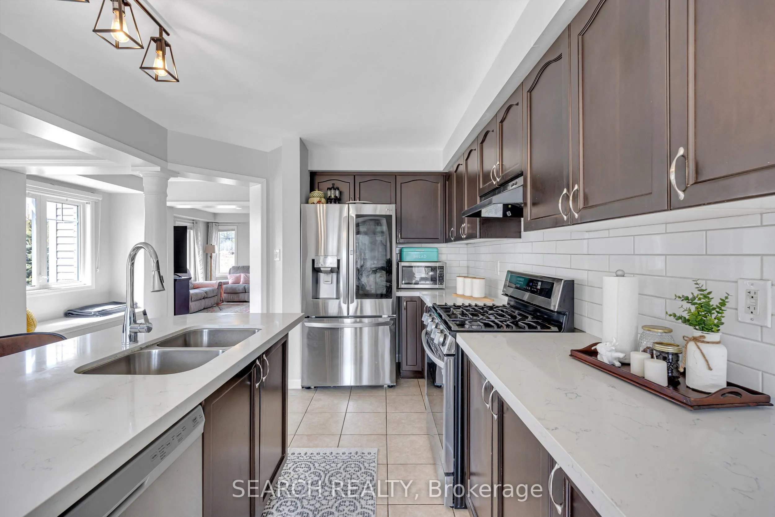 2400 Bronzedale Street