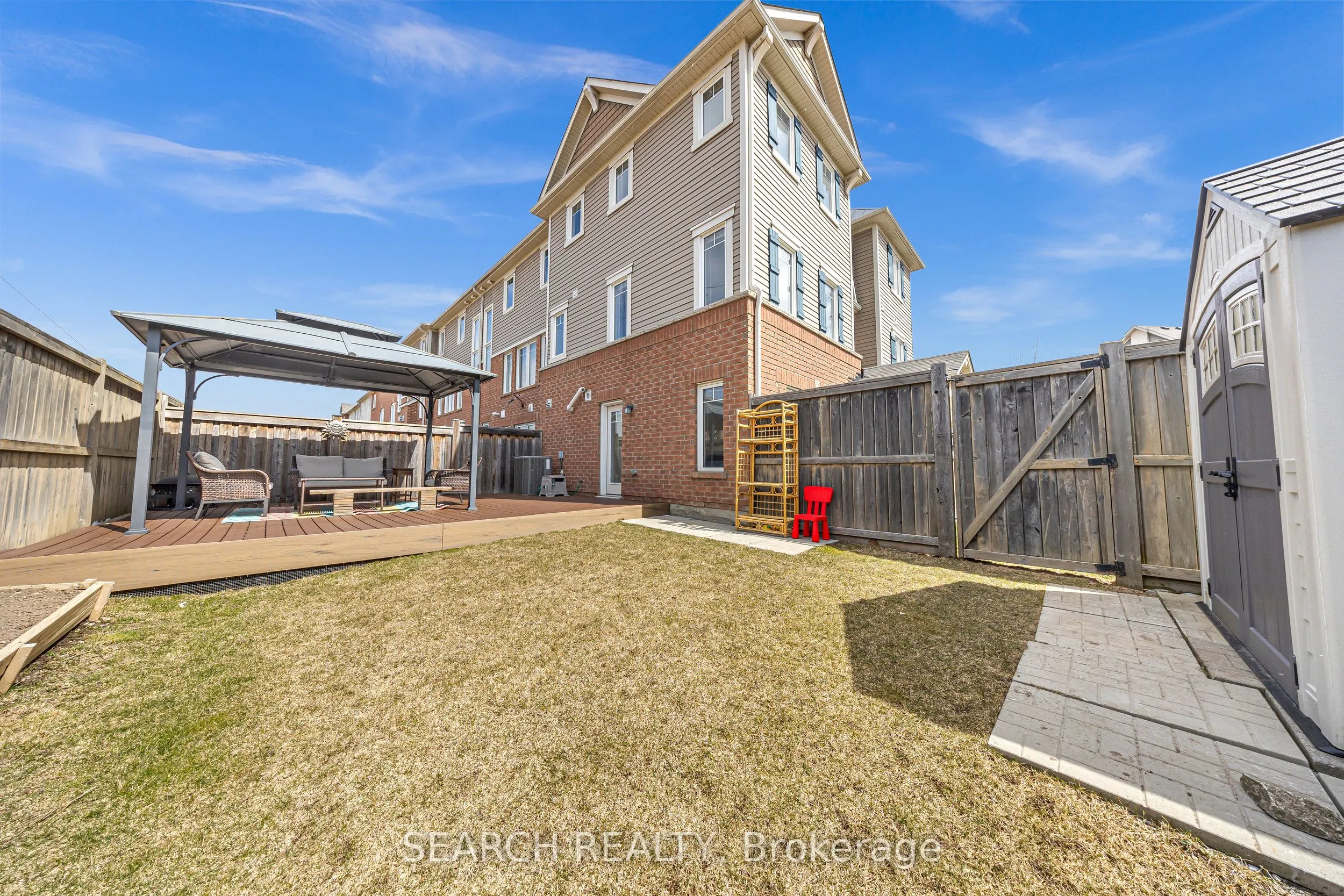 2400 Bronzedale Street