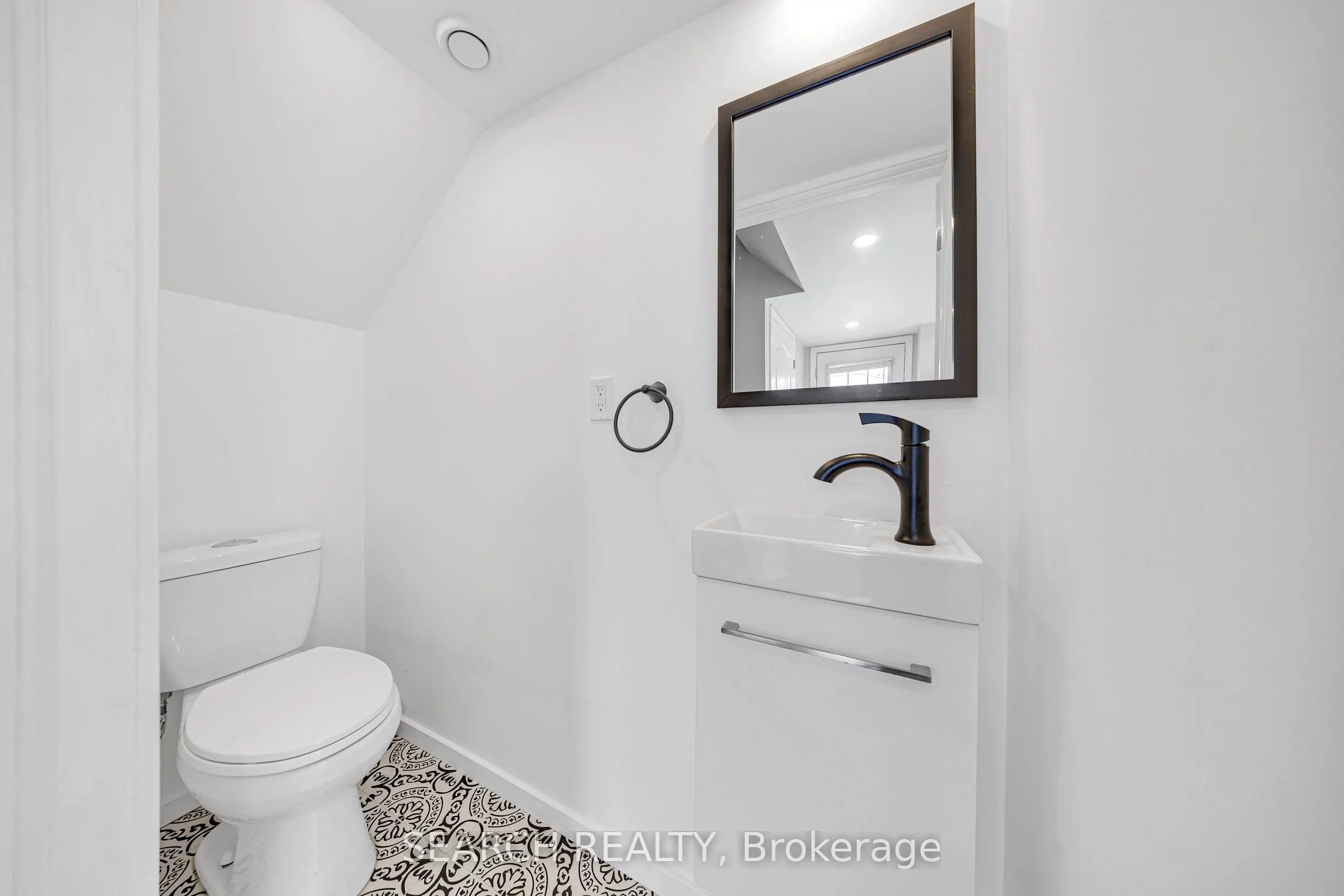 2400 Bronzedale Street