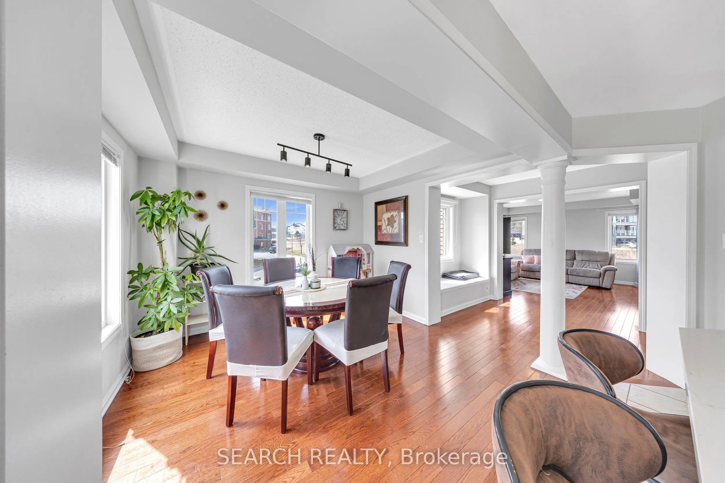 2400 Bronzedale Street