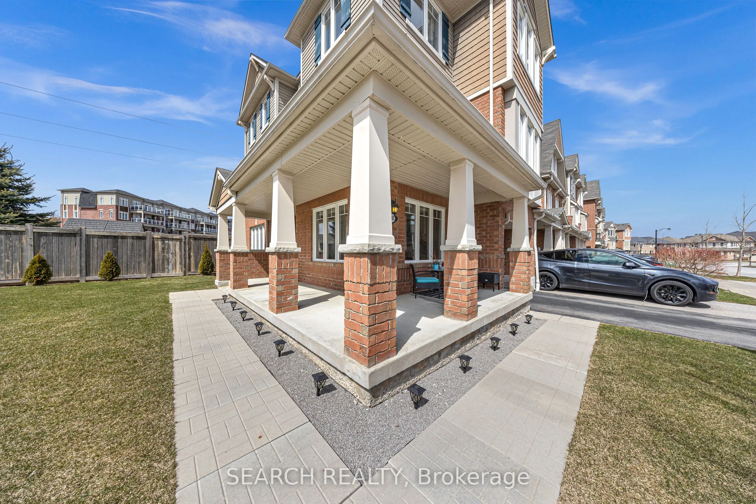 2400 Bronzedale Street