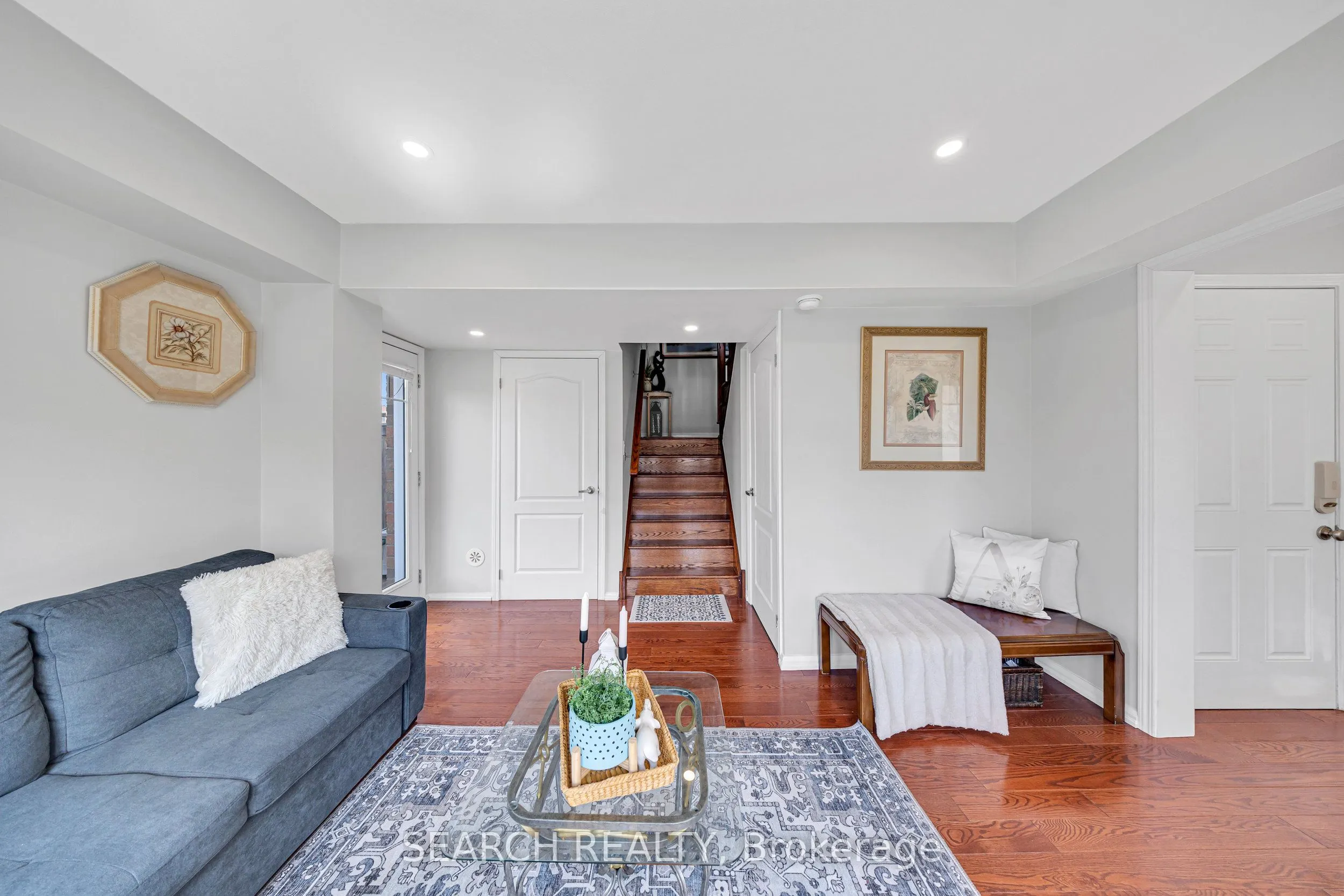 2400 Bronzedale Street