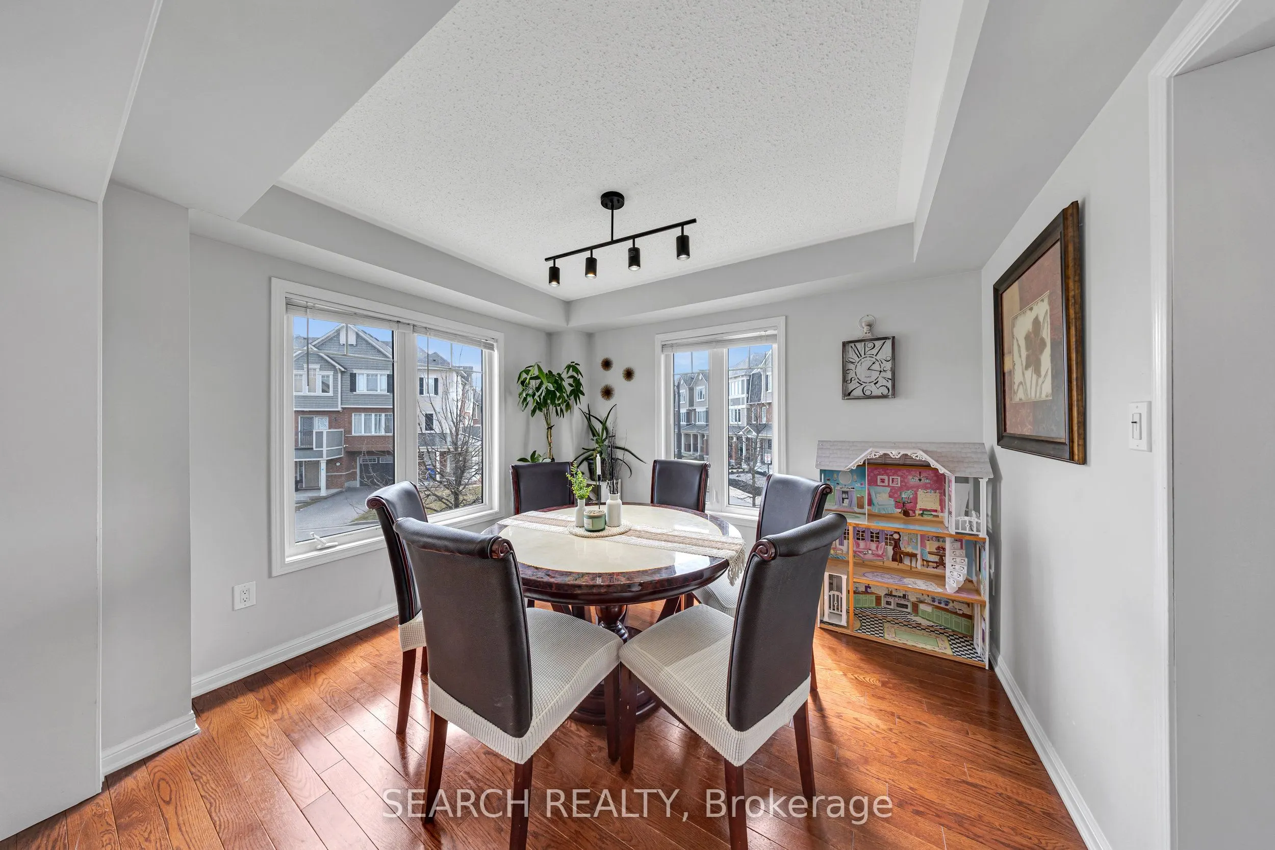 2400 Bronzedale Street